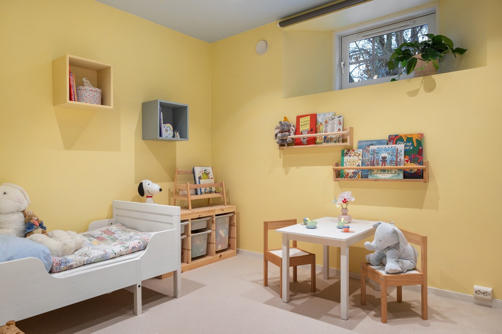 Soverom III er, i likhet med hovedsoverommet, svalt og rolig. Rommet er på ca. 9 m². Galleribilde