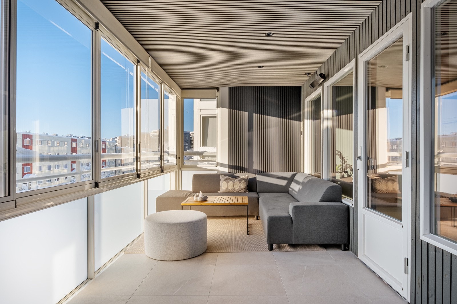 Vinduene kan skyves opp når det er sol. Galleribilde