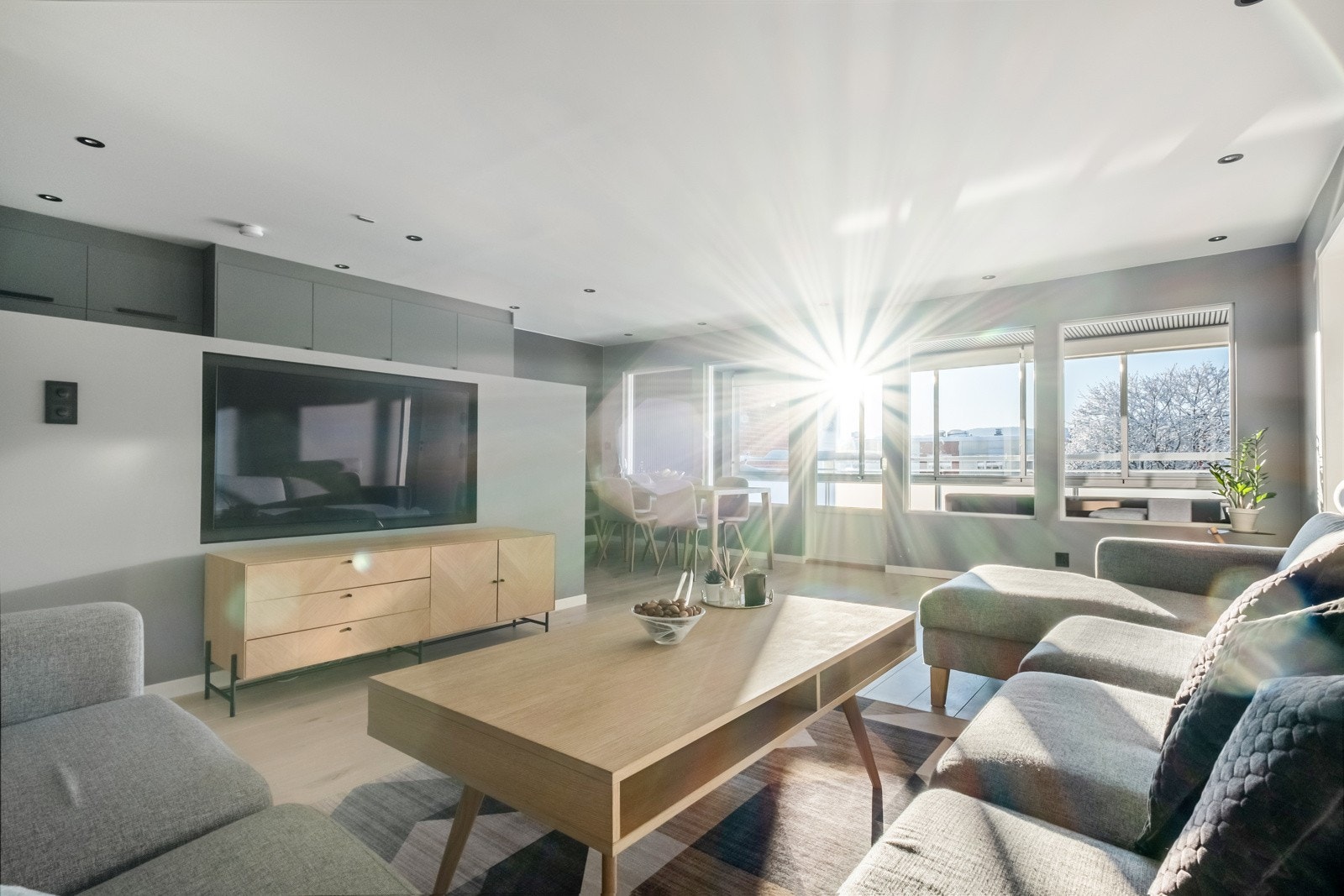 Romslig og lys leilighet i 1. etasje, oppgradert mellom 2019 og 2024. Galleribilde