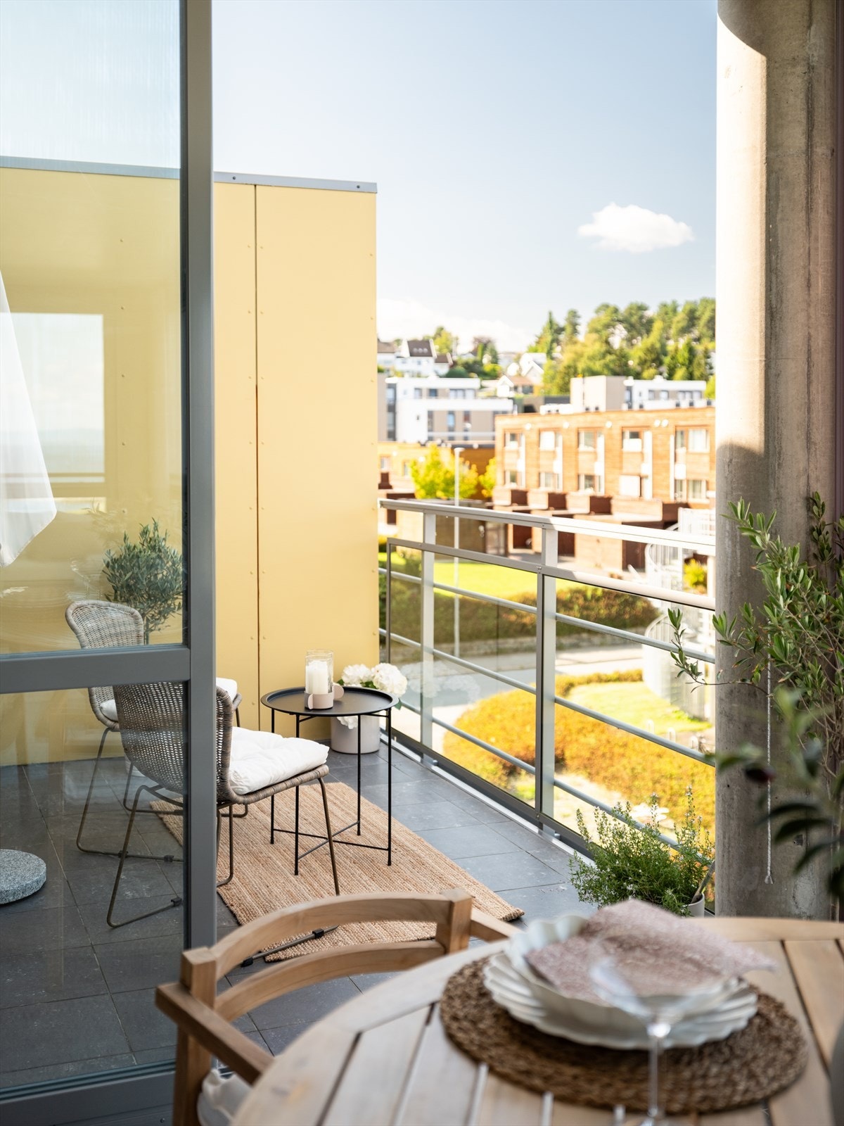 Videre har man en solrik balkong på 7m², hvor man kan nyte ettermiddagssolen. Galleribilde