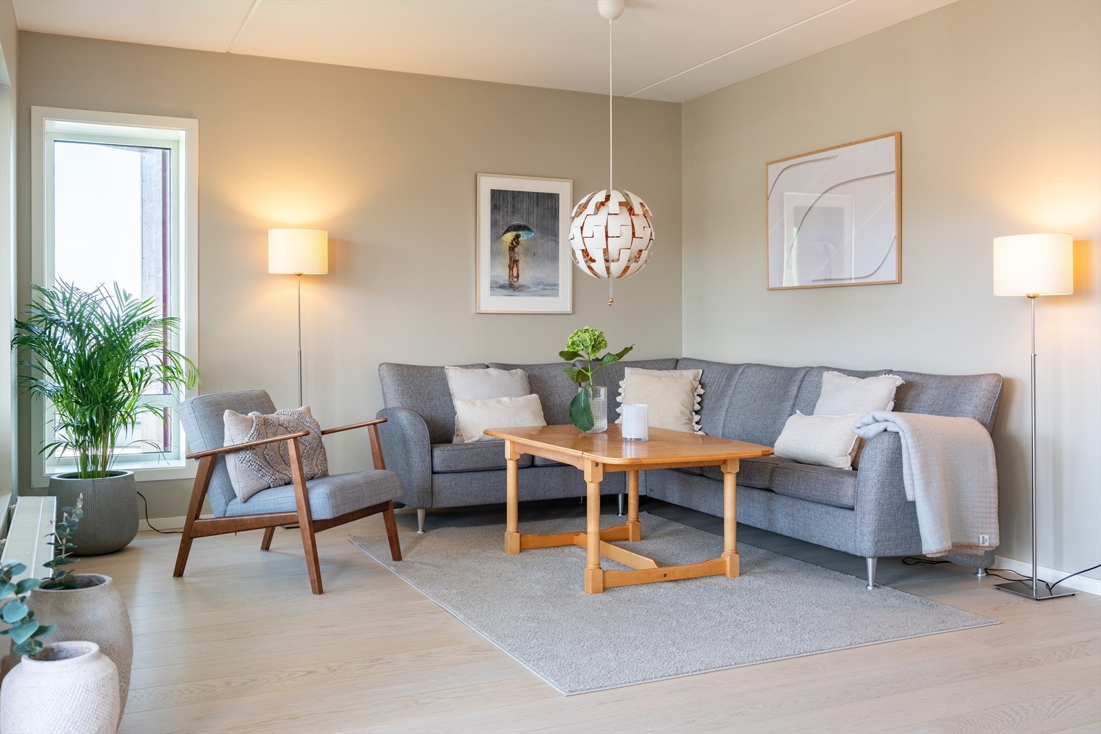 I enden av stuerommet får TV-stuen sin naturlige plassering. Galleribilde