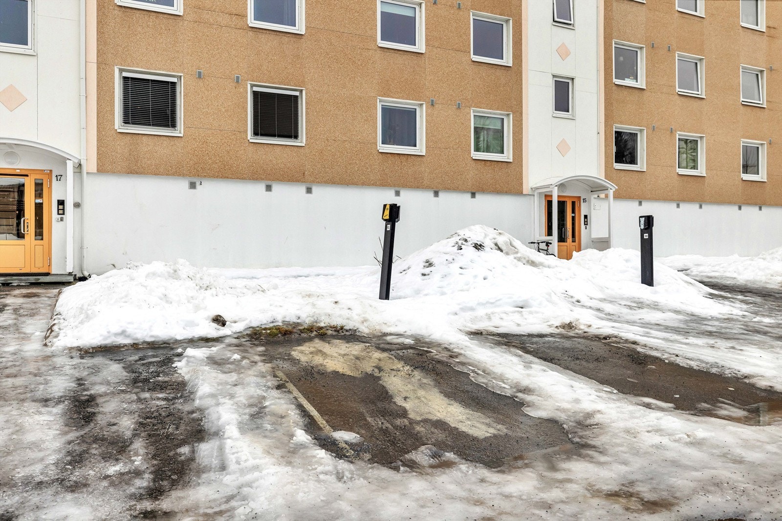 Leiligheten disponerer parkeringsplass nummer 91, og plassen er klargjort til el-bil lader. Galleribilde