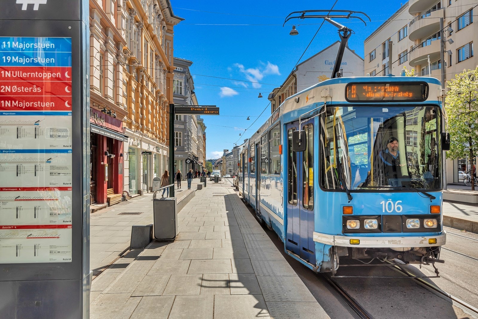 God offentlig kommunikasjon med kort vei til trikk nr. 17 og 18 samt 21-, og 37-bussen, som enkelt og raskt tar deg til sentrum. Galleribilde
