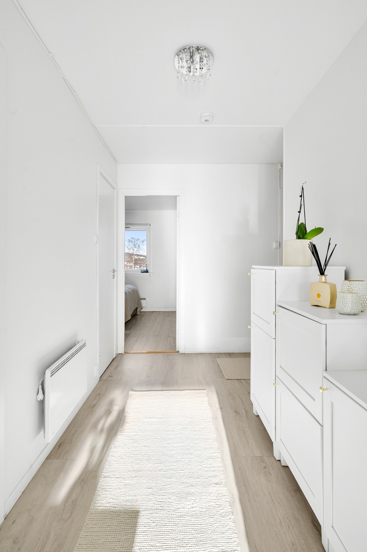 Entréen er lys og romslig hvilket bidrar til et godt førsteinntrykk! Galleribilde
