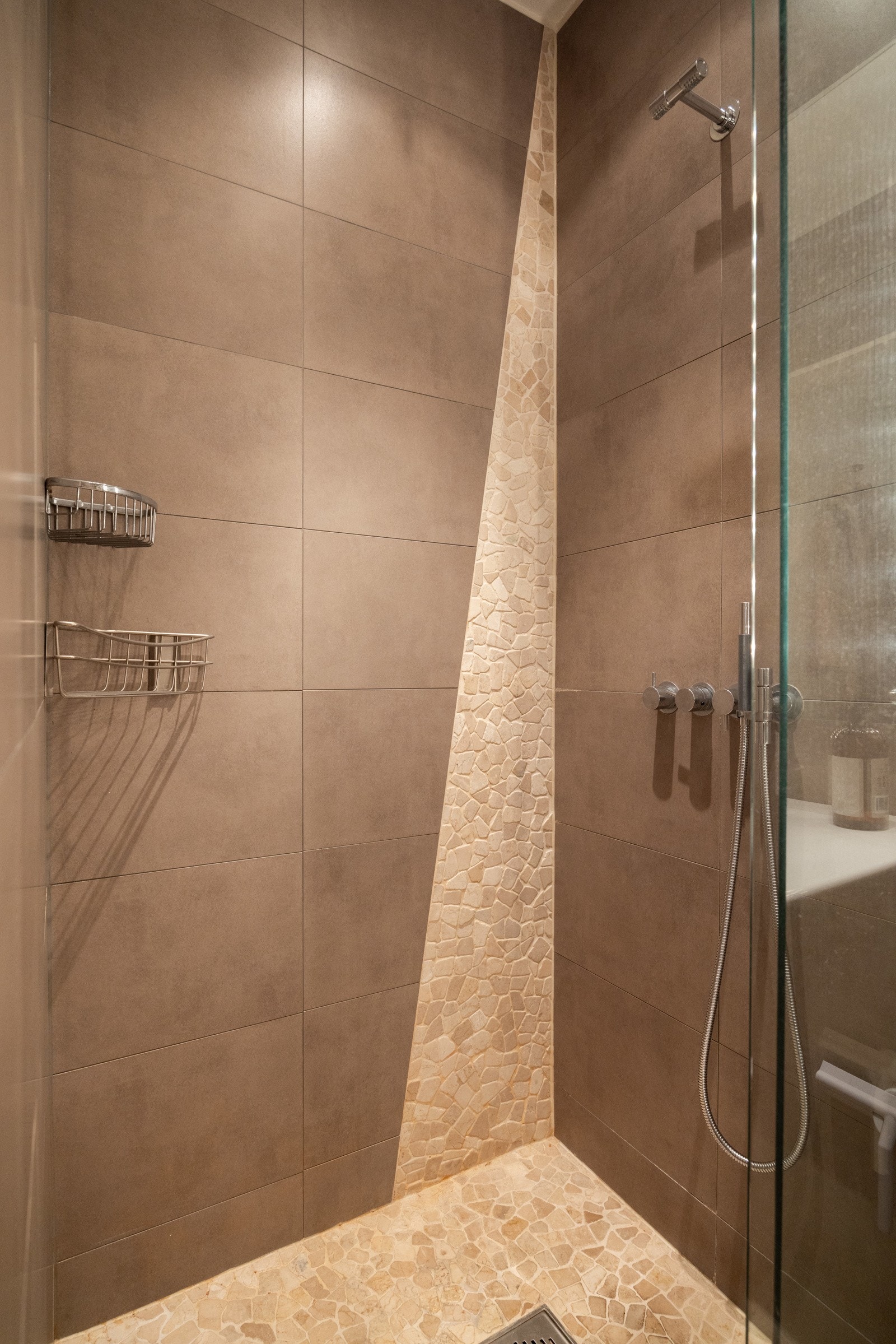 Romslig dusjhjørne. Galleribilde