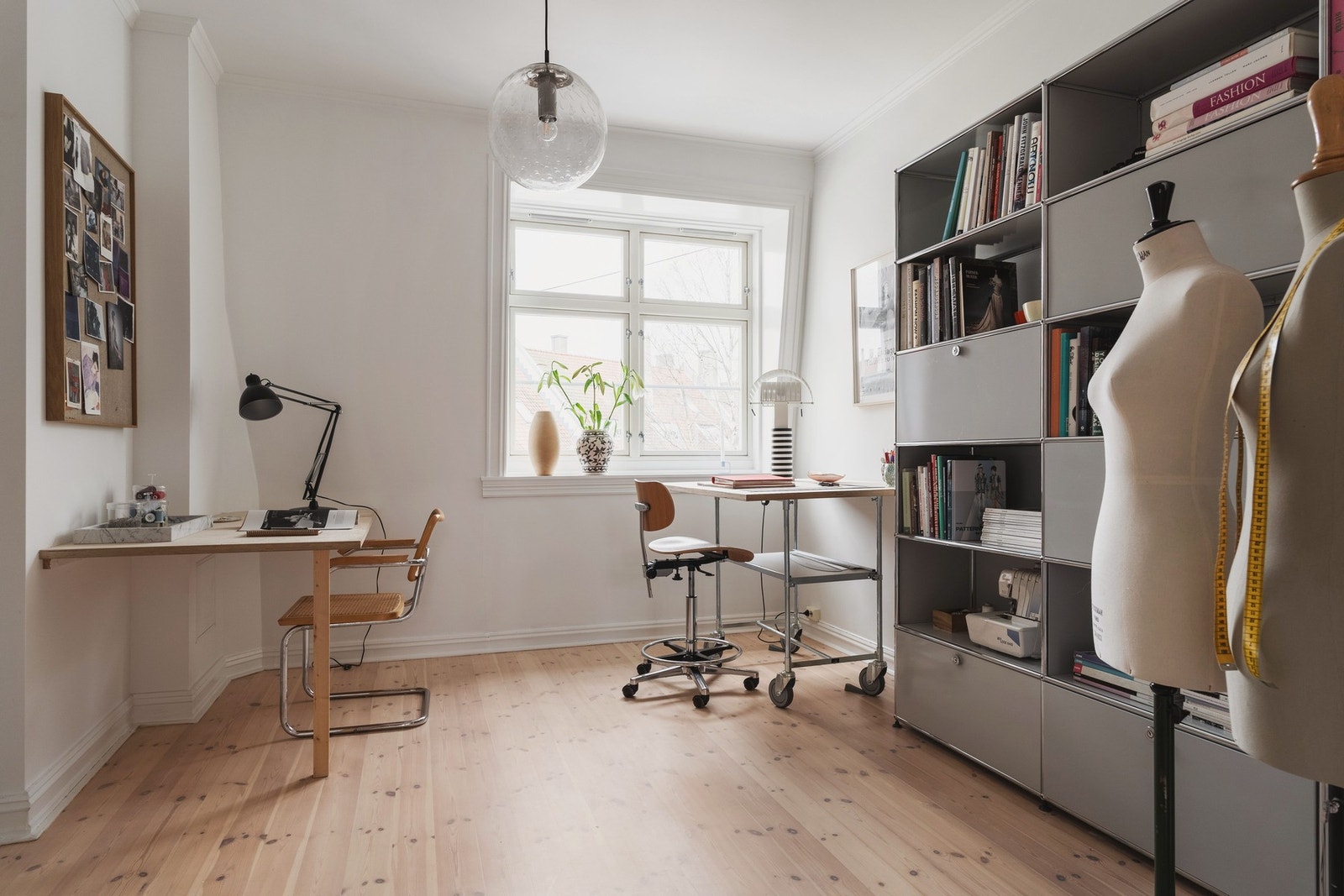 Soverommet er meget romslig og fungerer godt som en ekstra tv-stue, hobbyrom, kontor eller gjesterom. Galleribilde