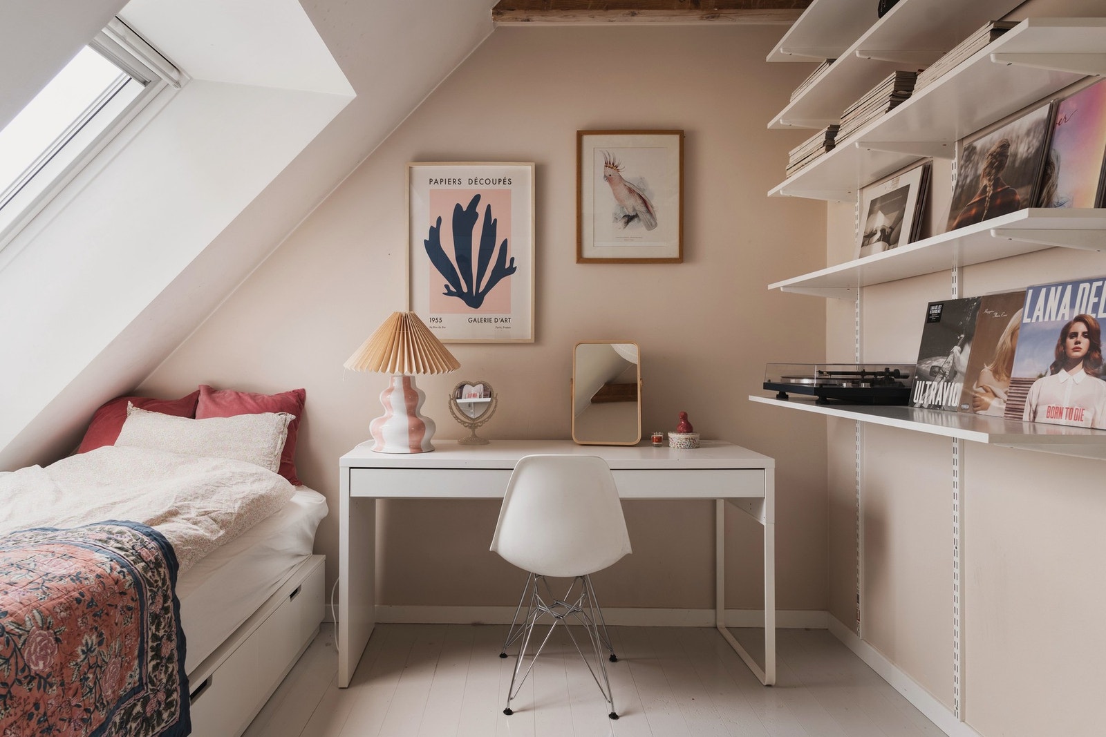 Soverommene, er som i resten av hjemmet, malt i duse toner. Galleribilde