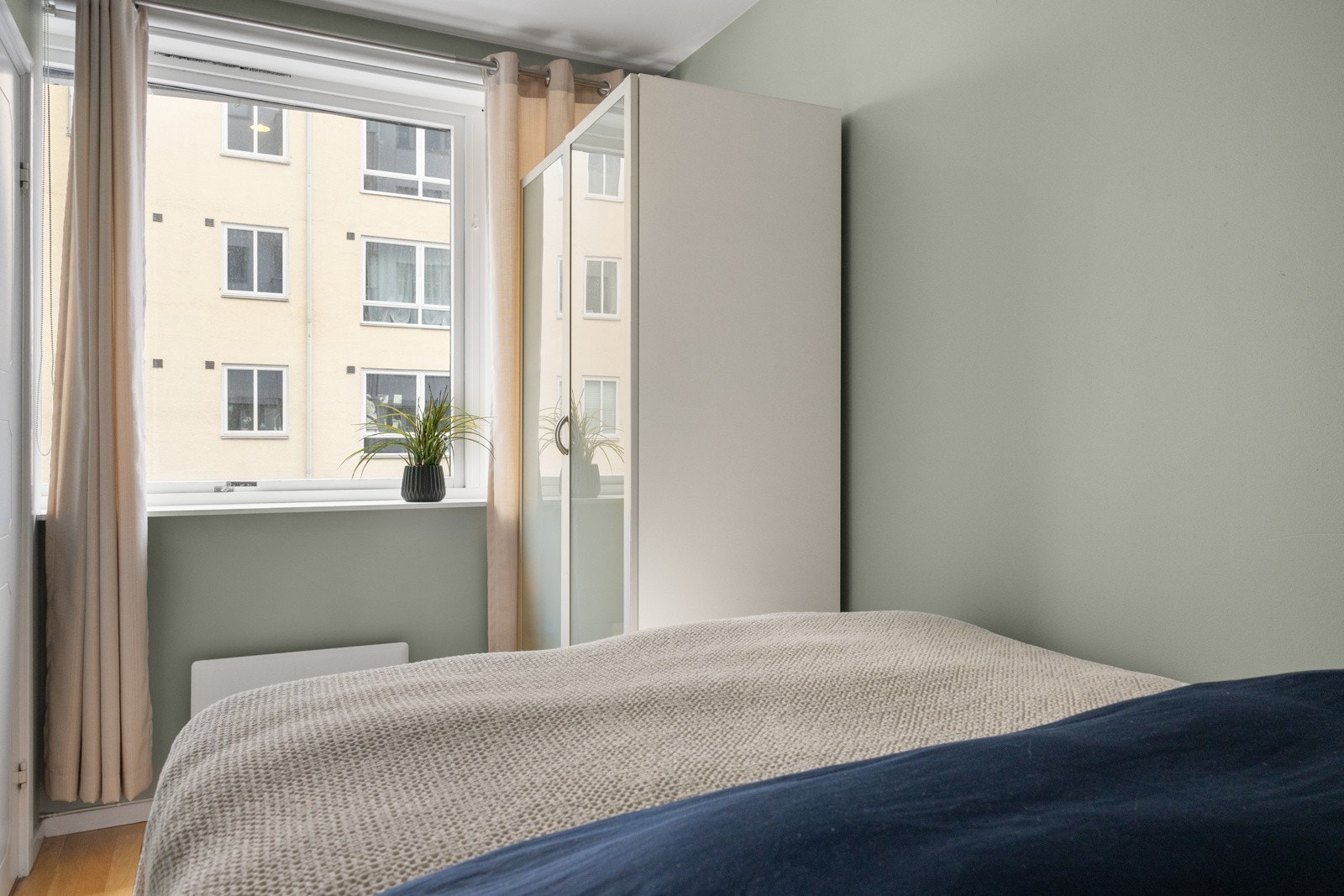 Garderobeskap på soverommet Galleribilde