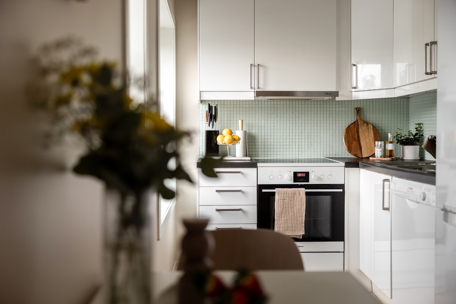 I tilknytning til kjøkkenet er det også plass til spisebord. Galleribilde