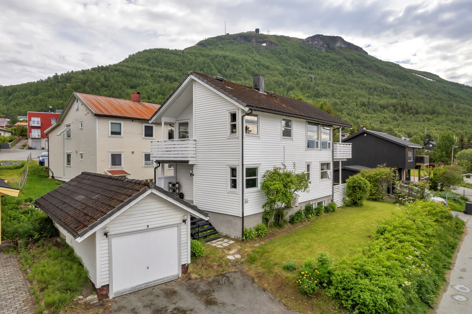 Tilhørende garasje på 23m2 Galleribilde