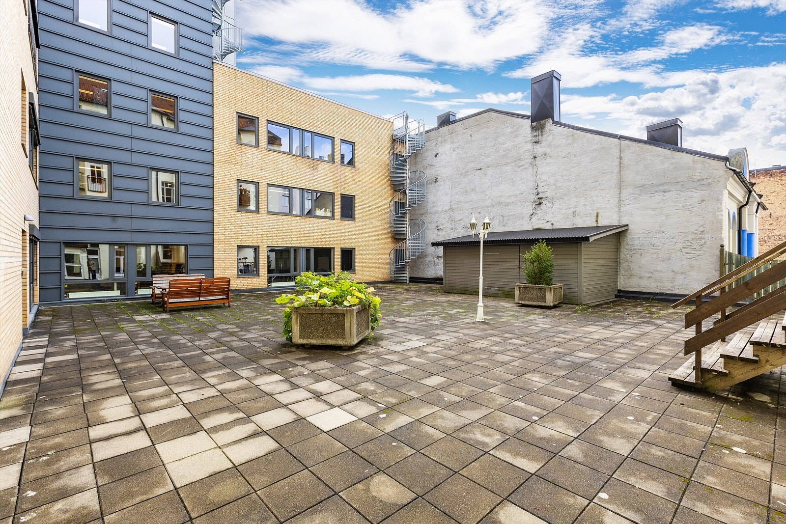 Bakgård Galleribilde