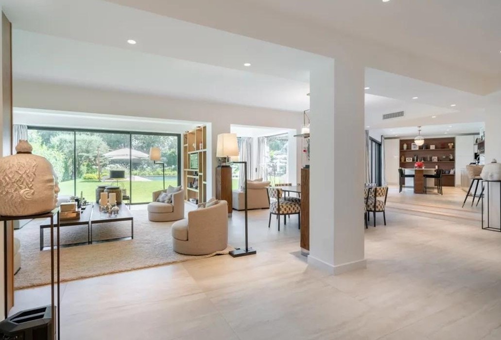 Villa 2: Nydelig stue Galleribilde