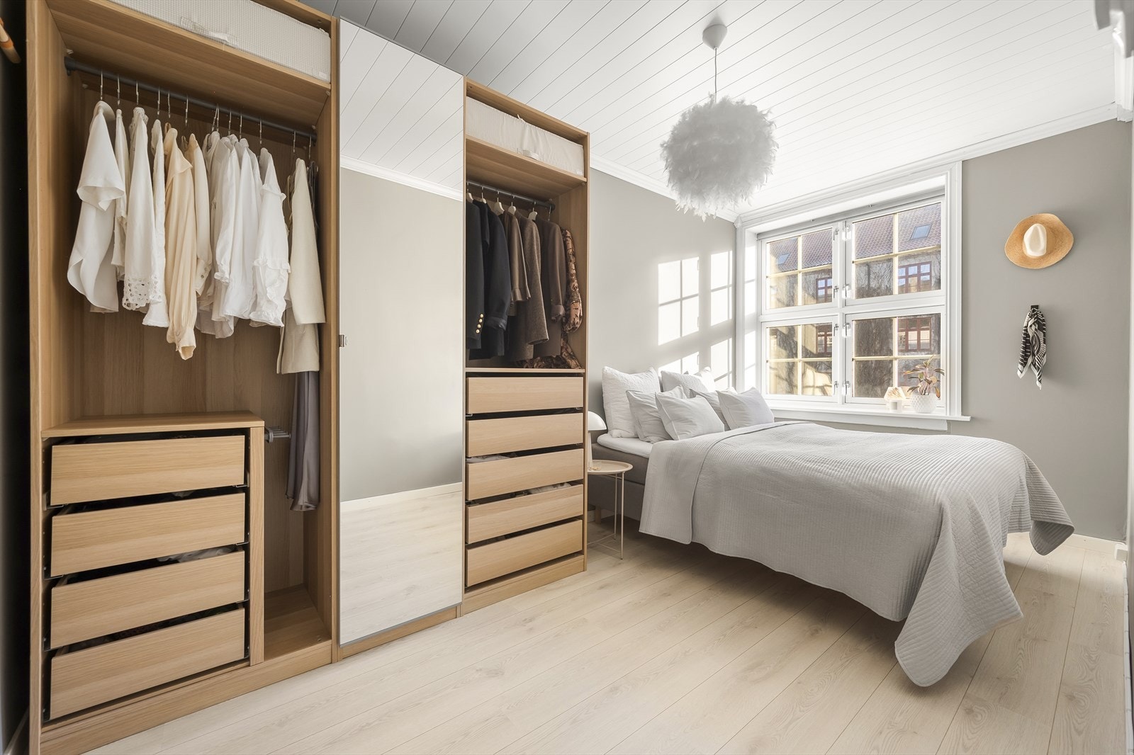 Lunt og lyst soverom av god størrelse. Galleribilde