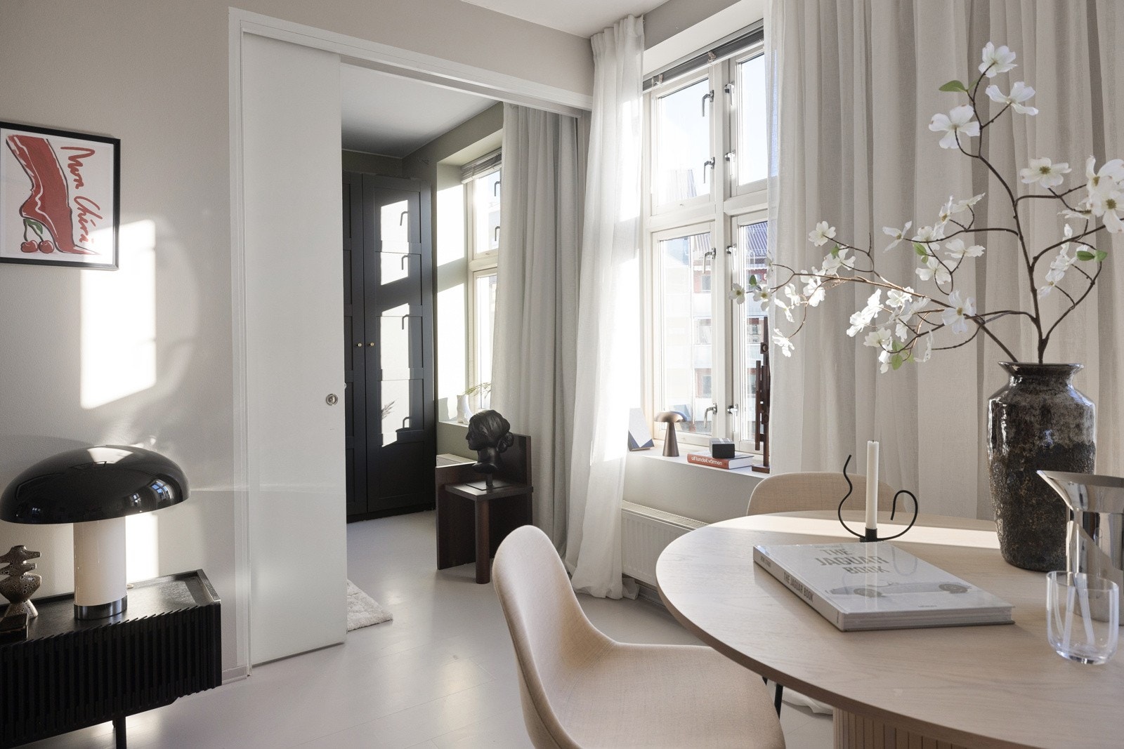 Fra stuen har du tilgang til hovedsoverommet. Galleribilde