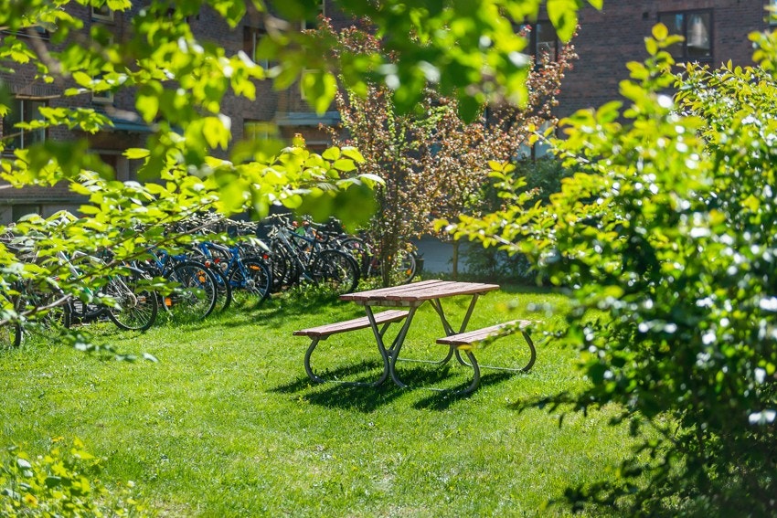 Sameiet har nydelige fellesarealer som inviterer til et godt "uteliv". Galleribilde