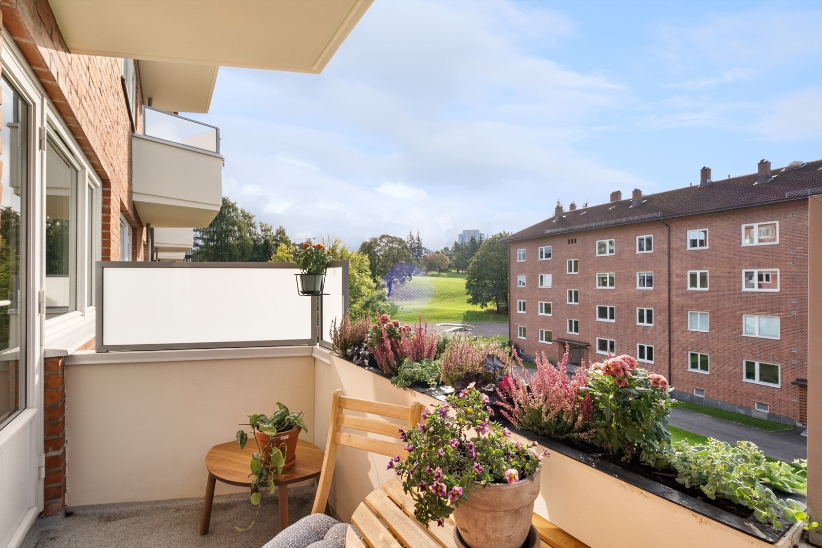 Nordvik v/Moestue har gleden av å presentere en lys og innbydende 3-roms med en sentral og attraktiv beliggenhet på øvre Torshov. Husk visningspåmelding! Galleribilde