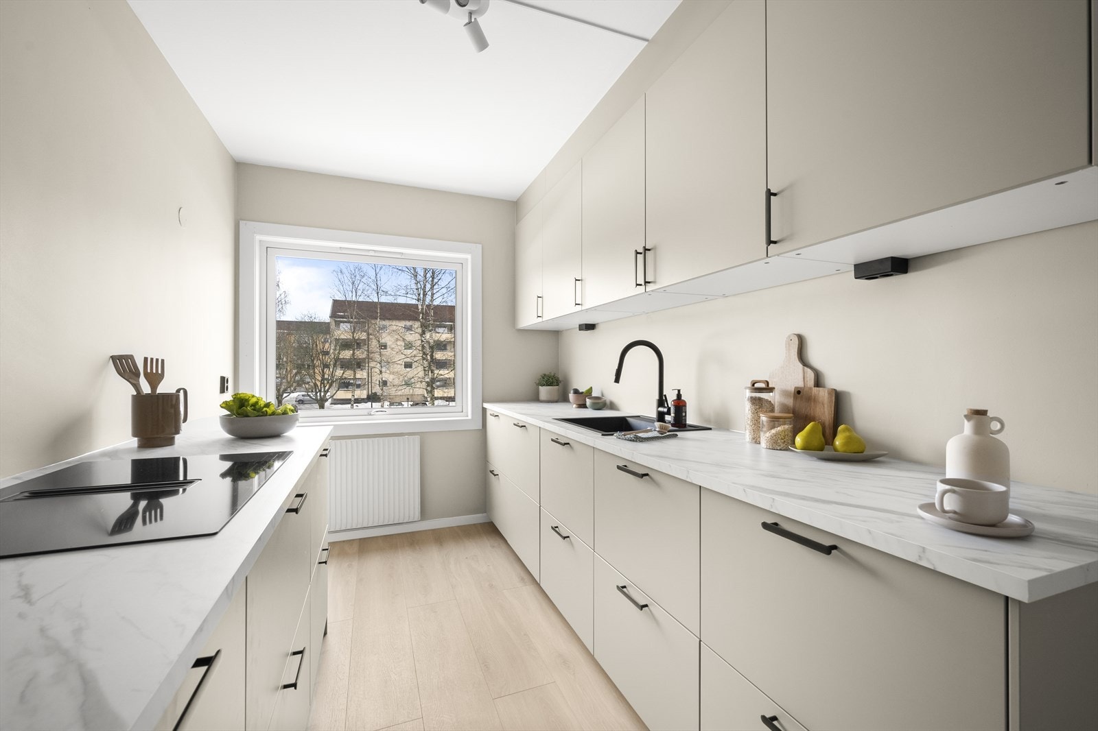 Det er godt med lagringsplass i både skap og skuffer. Galleribilde