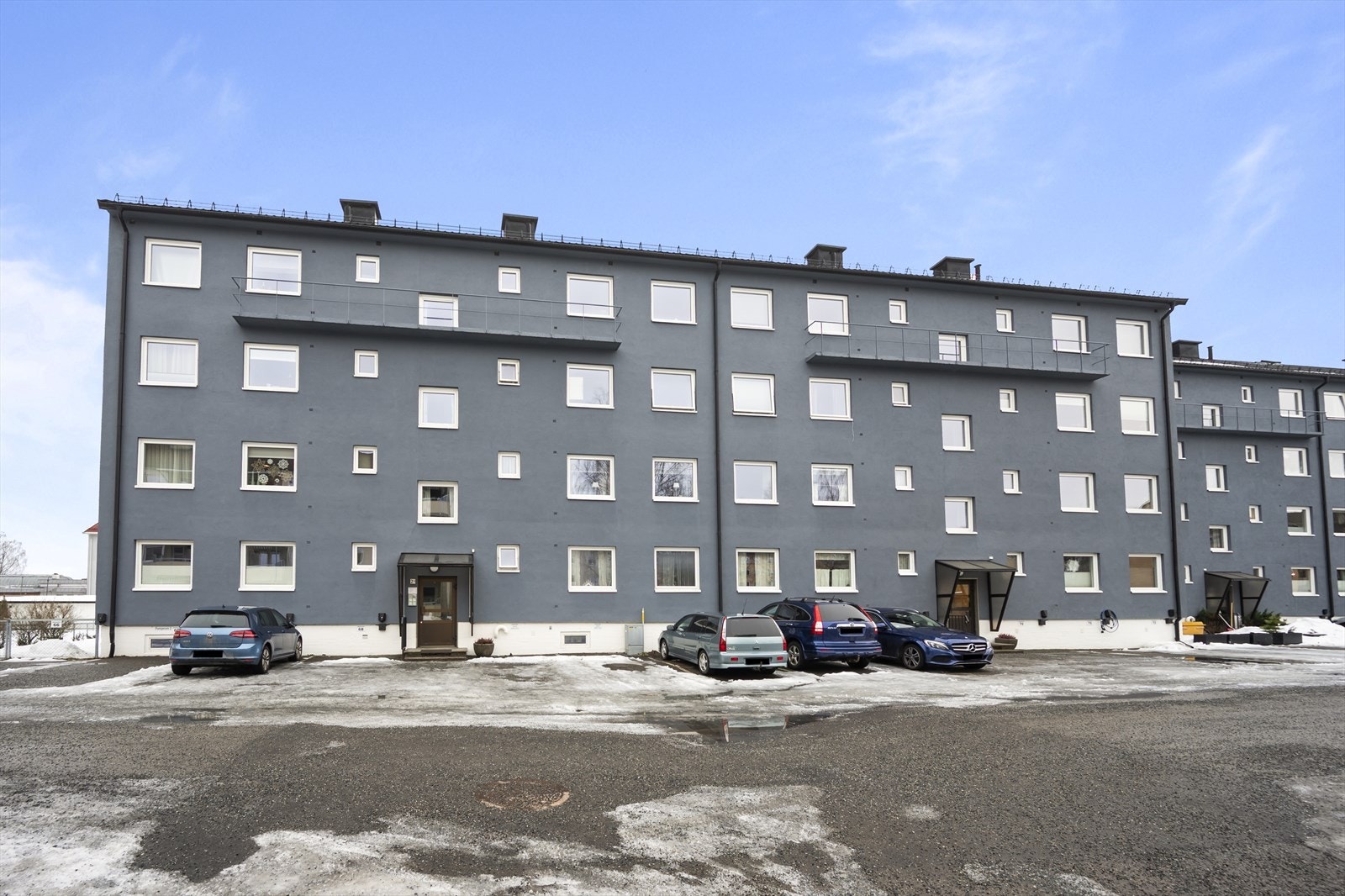 Det medfølger biloppstillingsplass på borettslagets tomt. Galleribilde