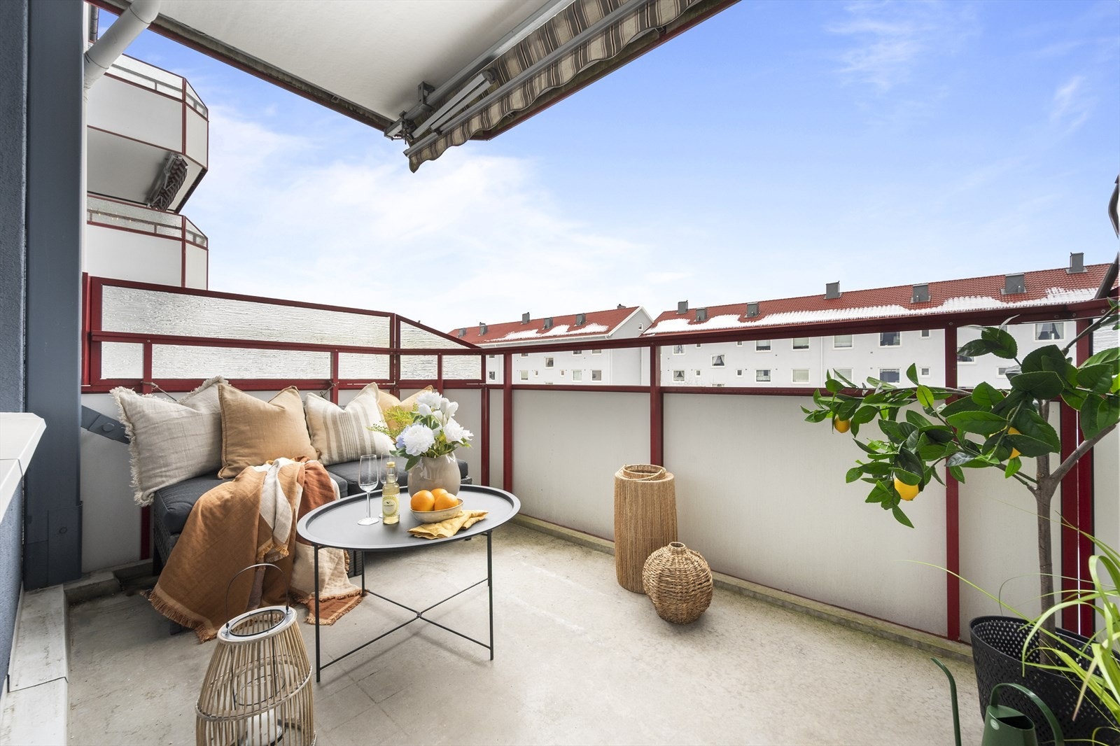 En nyoppusset, moderne og gjennomført 3-roms i et veletablert og rolig boligområde. Galleribilde