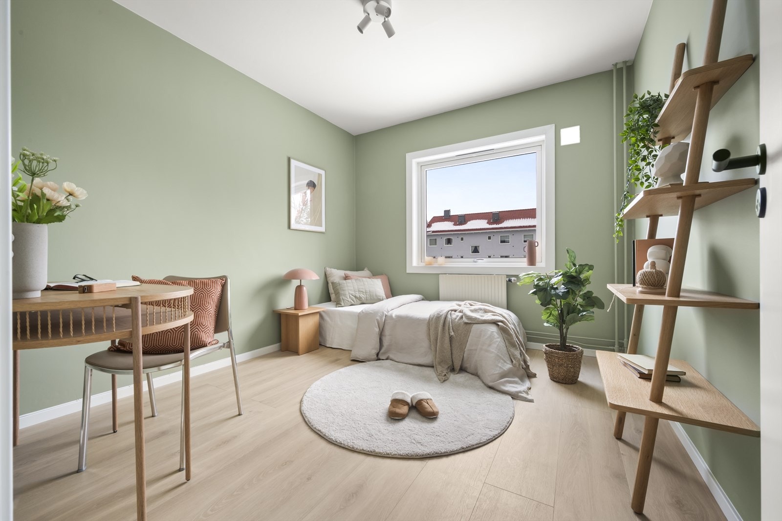 Soverom 2 passer godt som barnerom, gjesterom eller kontor. Galleribilde