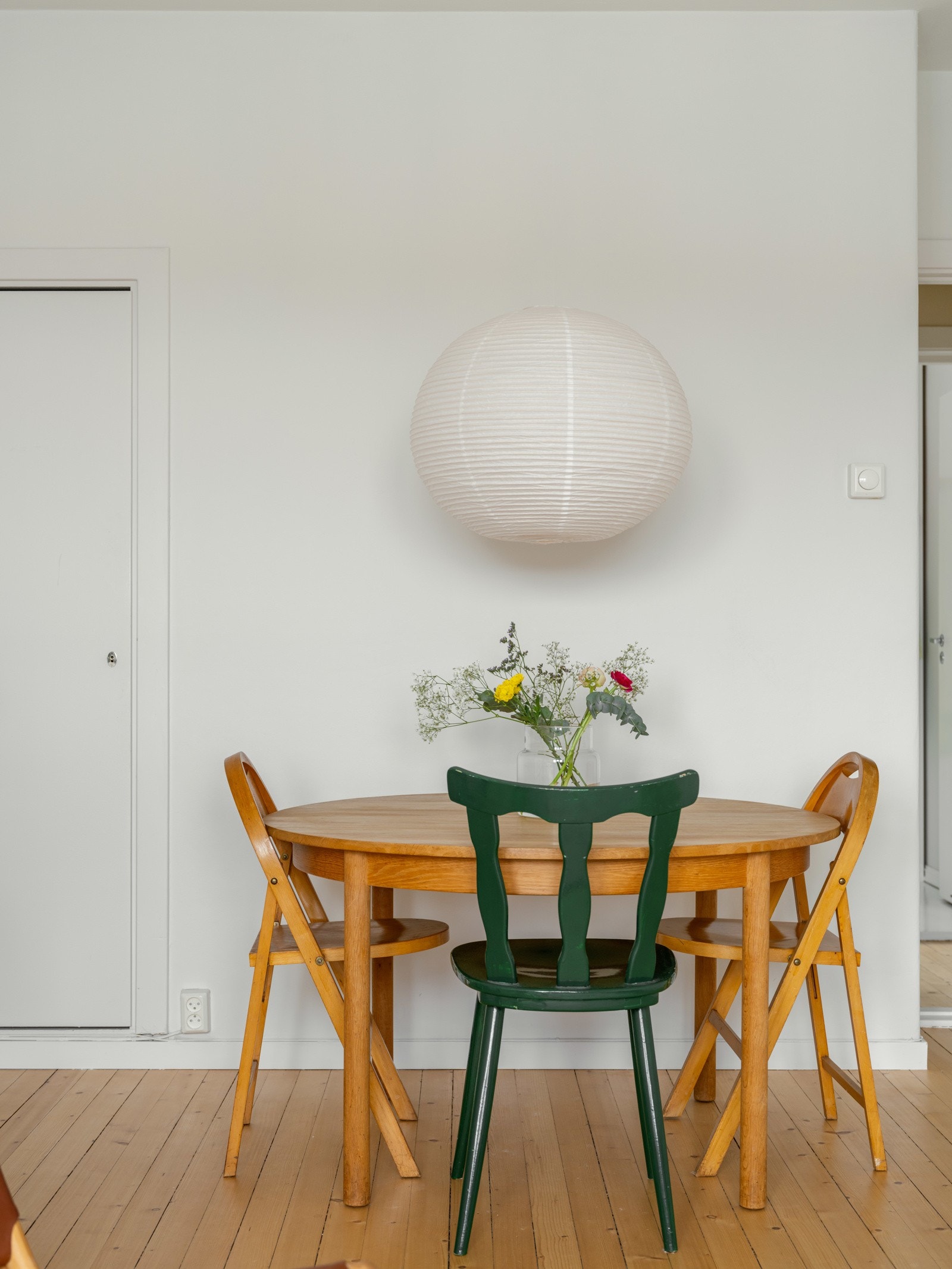 Praktisk innvendig bod/kott i tilknytning til stuen. Perfekt for vaskeartikler e.l. Galleribilde