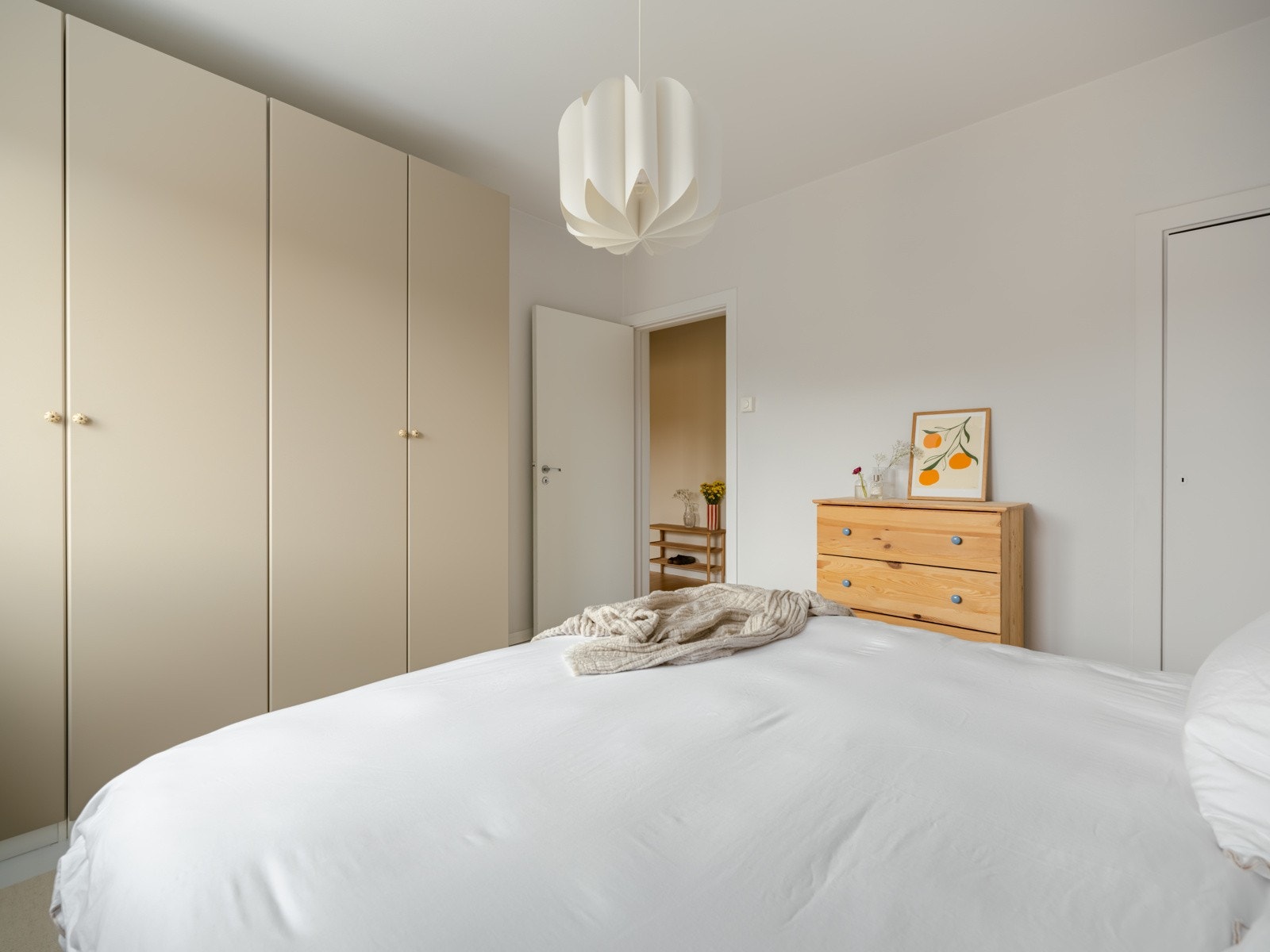 Praktisk lite bod/kott i tilknytning til soverommet. Galleribilde