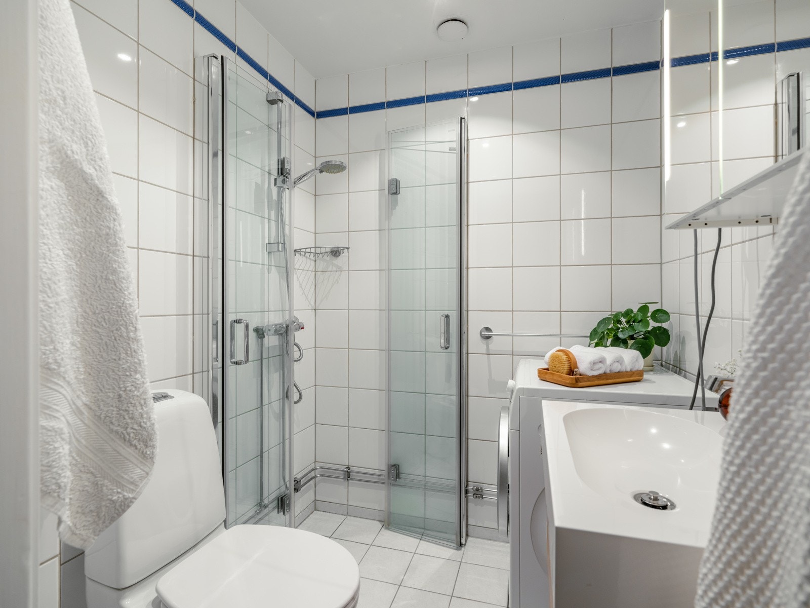 Opplegg for vaskemaskin og nyere baderomsinnredning fra 2021. Galleribilde