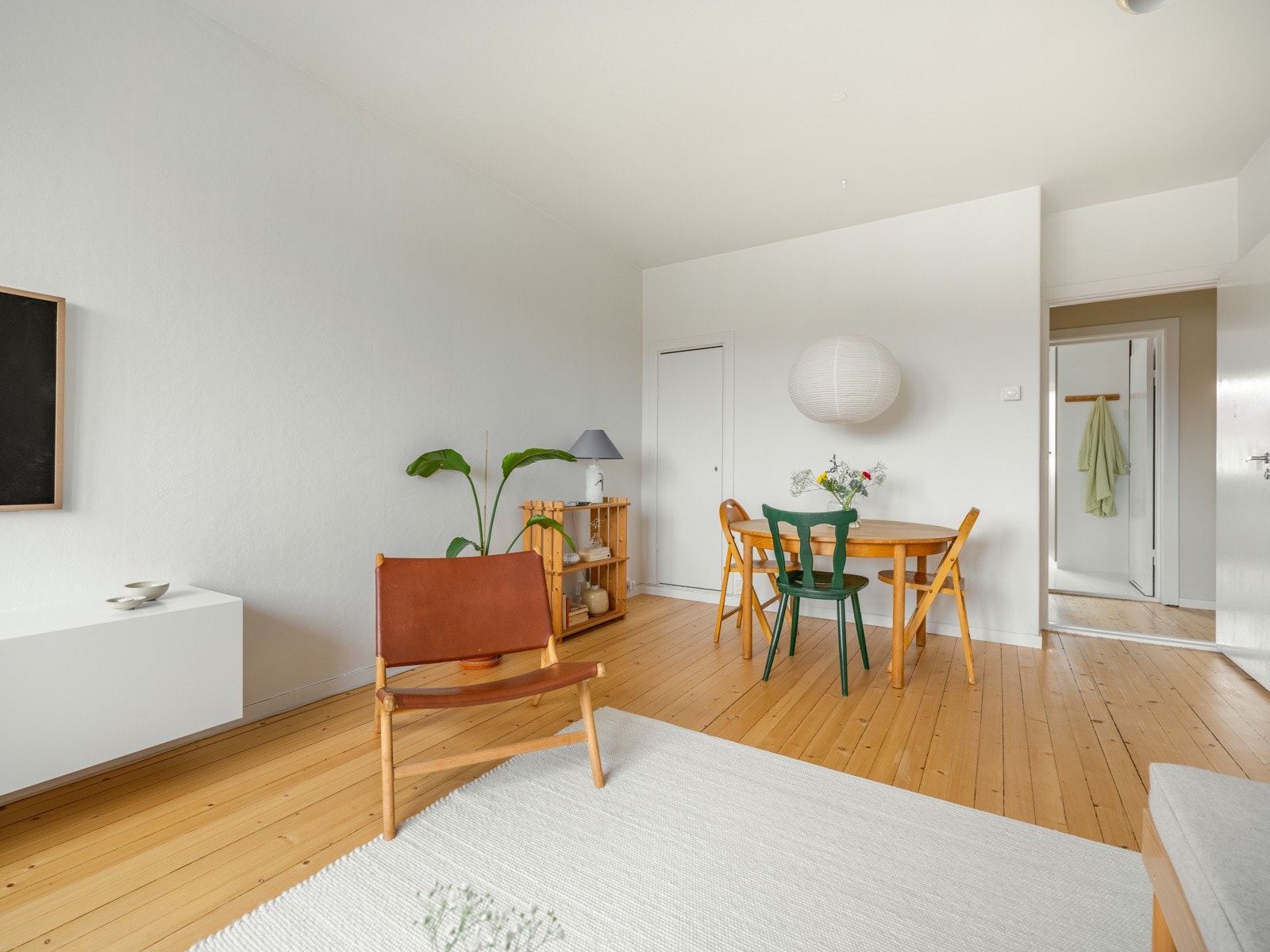 Det er god plass til et større spisebord. Galleribilde