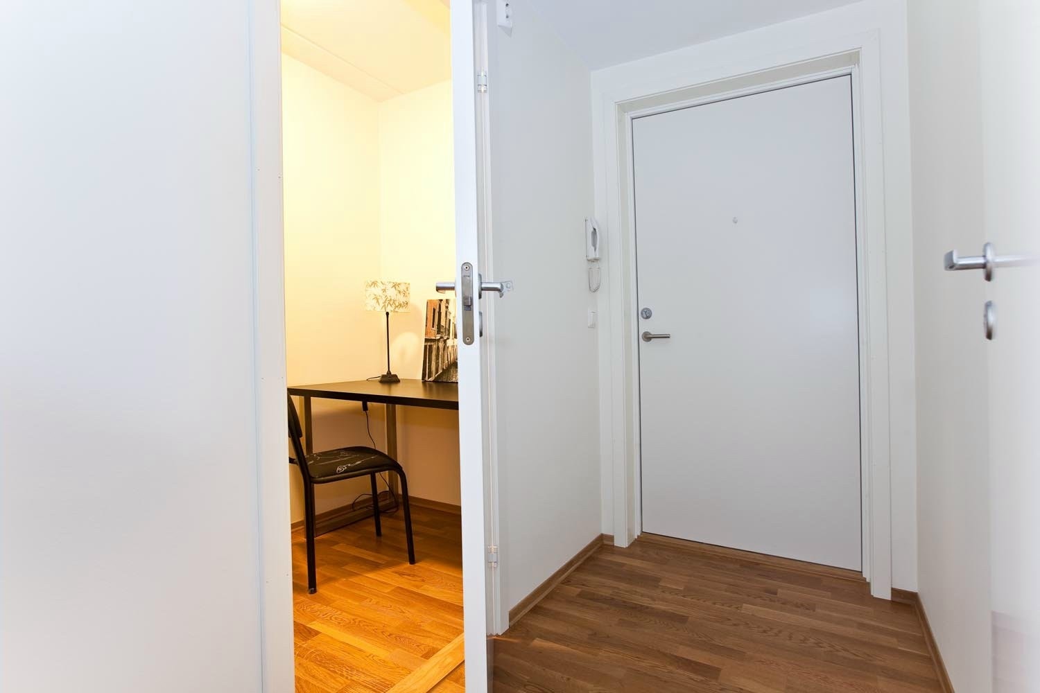 Entre og kontor/bod Galleribilde