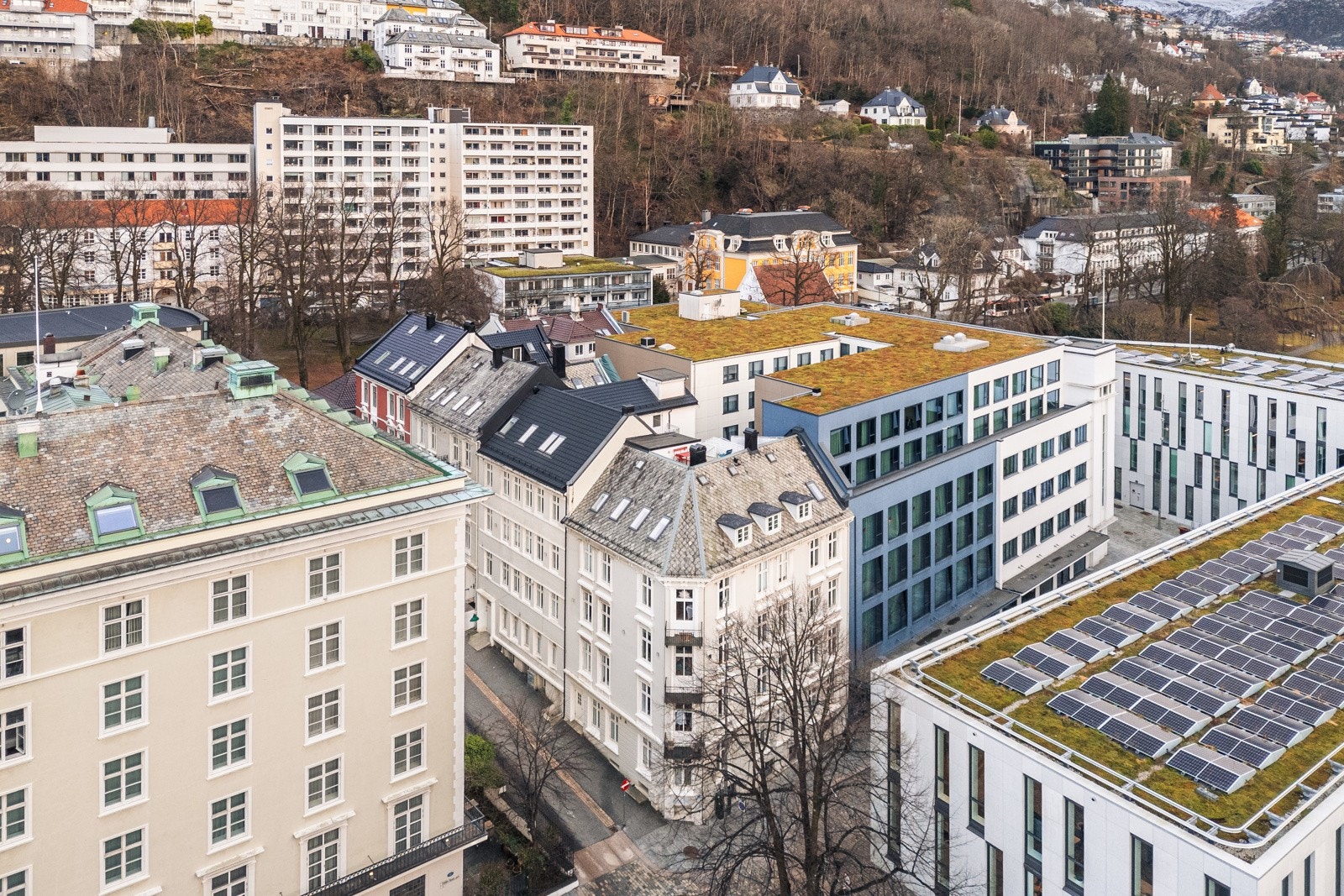 - Flott bygård hvor leilighetene ble oppgradert i 2009 med nytt elektrisk anlegg, nytt rør-system med mer - Galleribilde