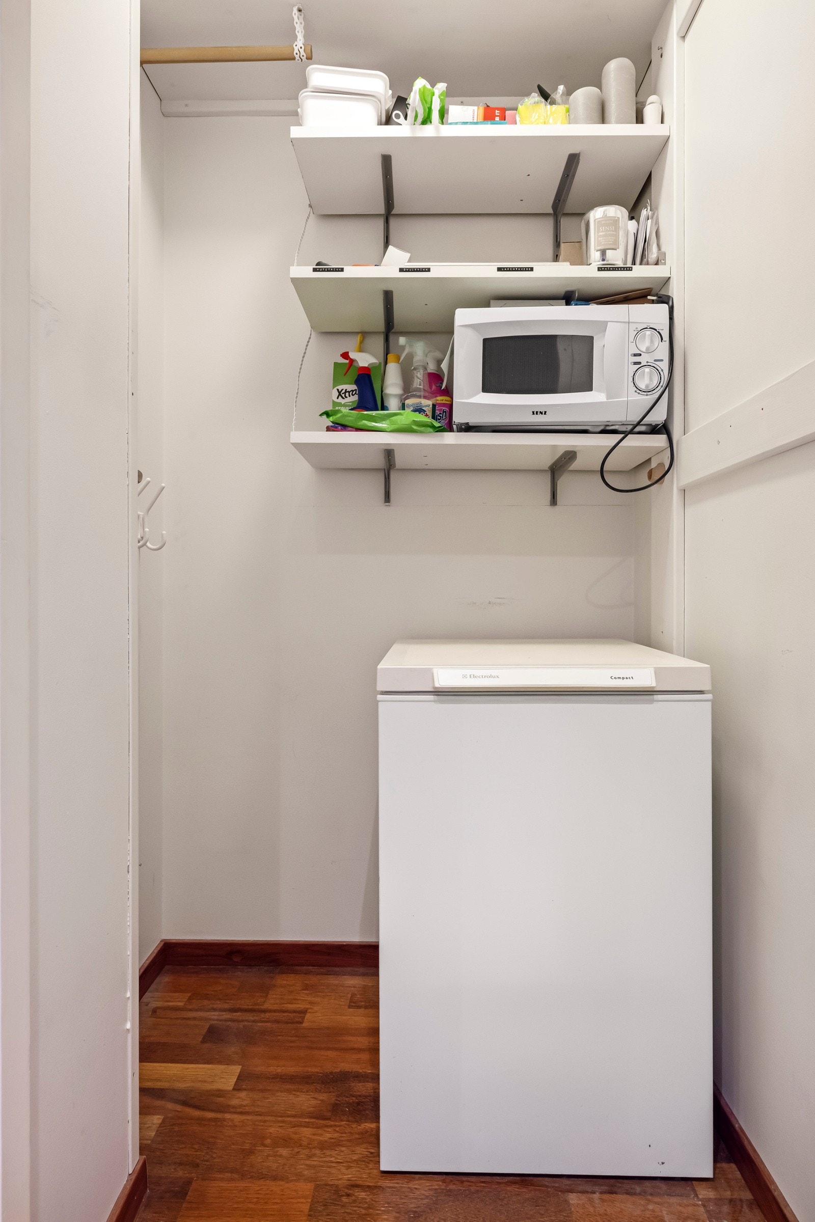 - Innvendig bod i leiligheten. Det er også en ekstren bod på ca. 8 kvm - Galleribilde