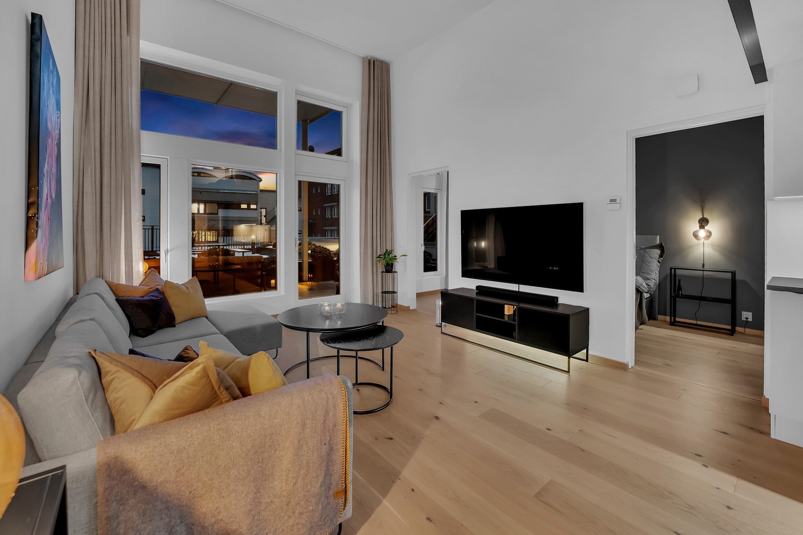 Fra stuen har du utgang til en trivelig markterrasse. Galleribilde