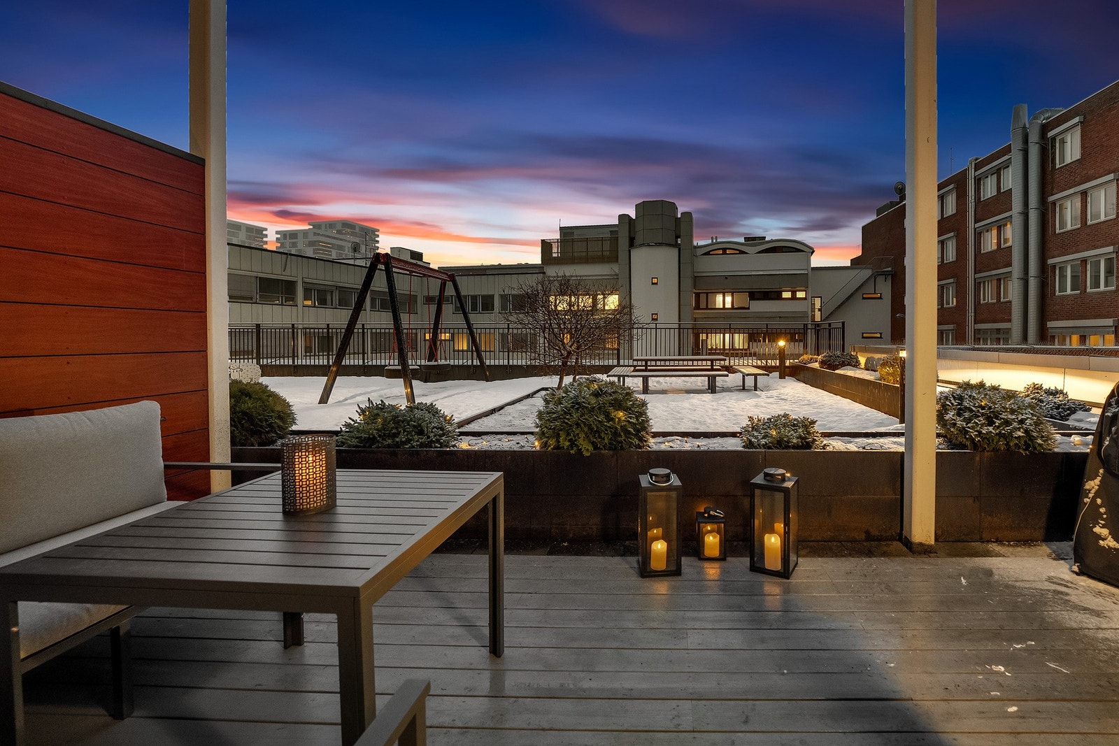 Koselig kveldsstemning på markterrassen. Galleribilde