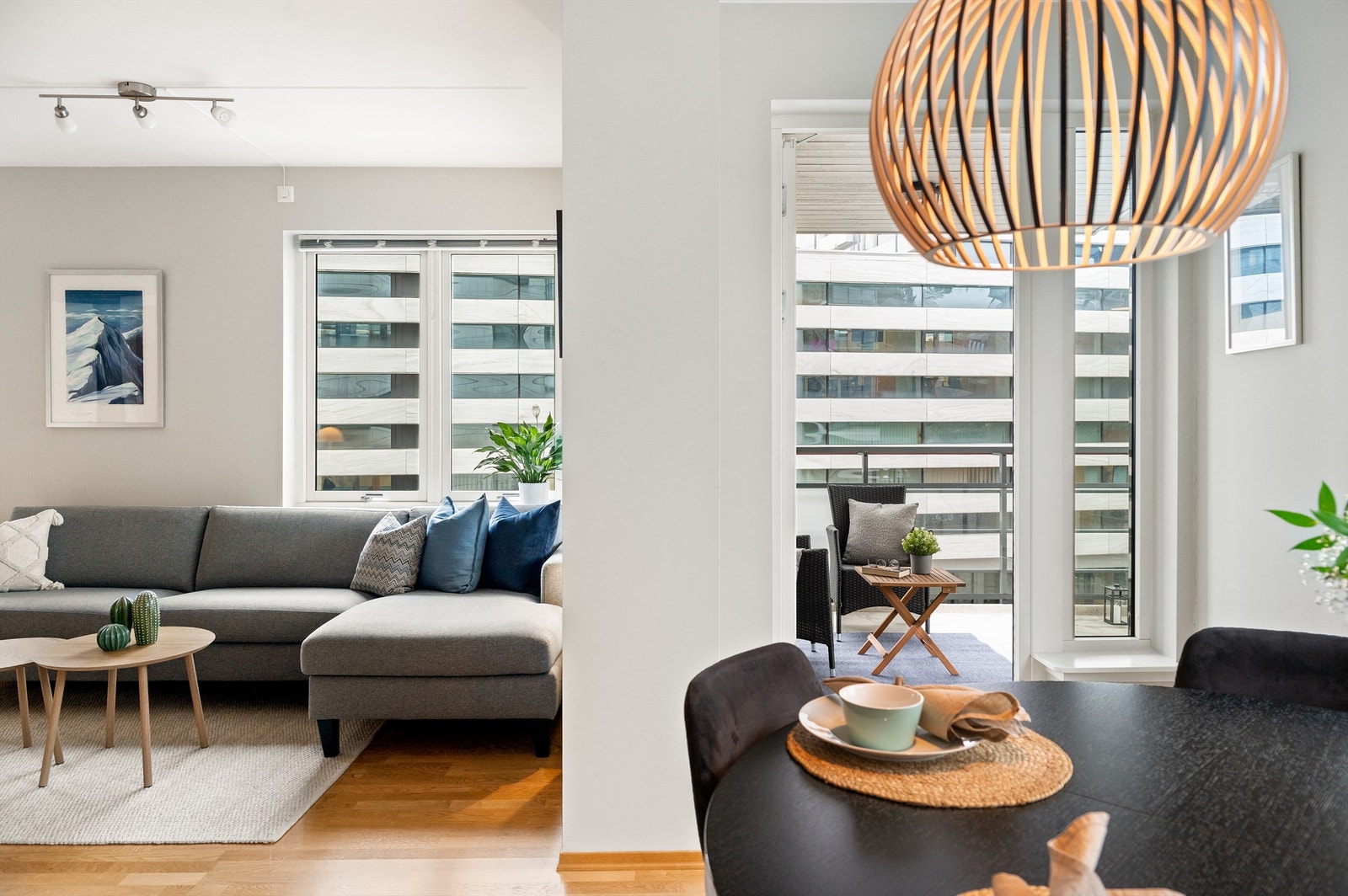 Bygget er fra 2008 og leiligheten holder en god standard. Blant annet har leiligheten balansert ventilasjon som sørger for godt inneklima. Galleribilde