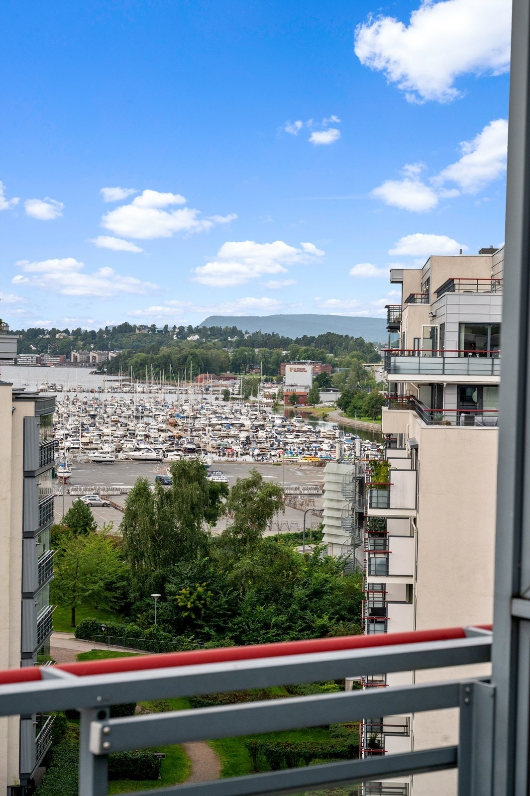Gangavstand til marina/båtplasser i Bestumkilen og Frognerkilen. Med nærhet til både Bygdøy og Frognerparken, kan området skilte med fantastiske friluftsopplevelser. Galleribilde