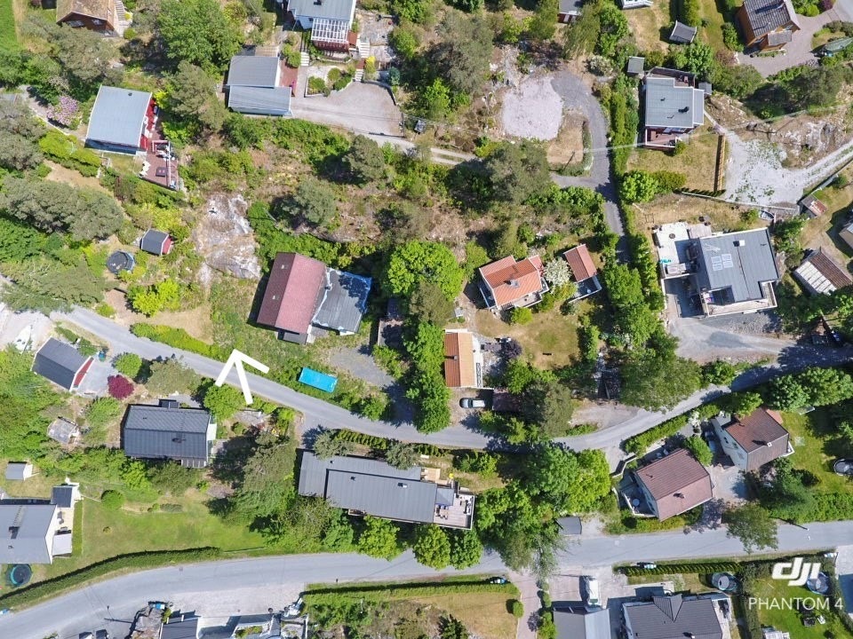 Fra tomten er det kort avstand til Son sentrum, togstasjon, barnehager og skoler, samt aktivitet og kultur for alle aldre. Galleribilde