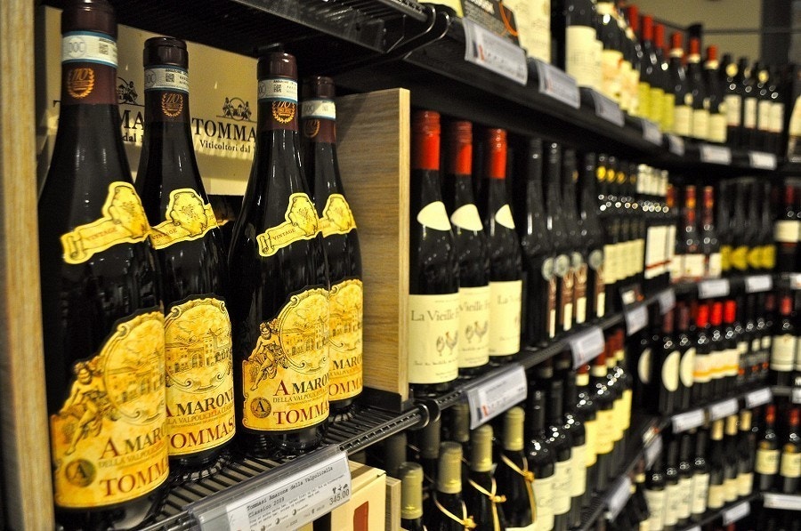 Åfjord sentrum med eget Vinmonopol Galleribilde