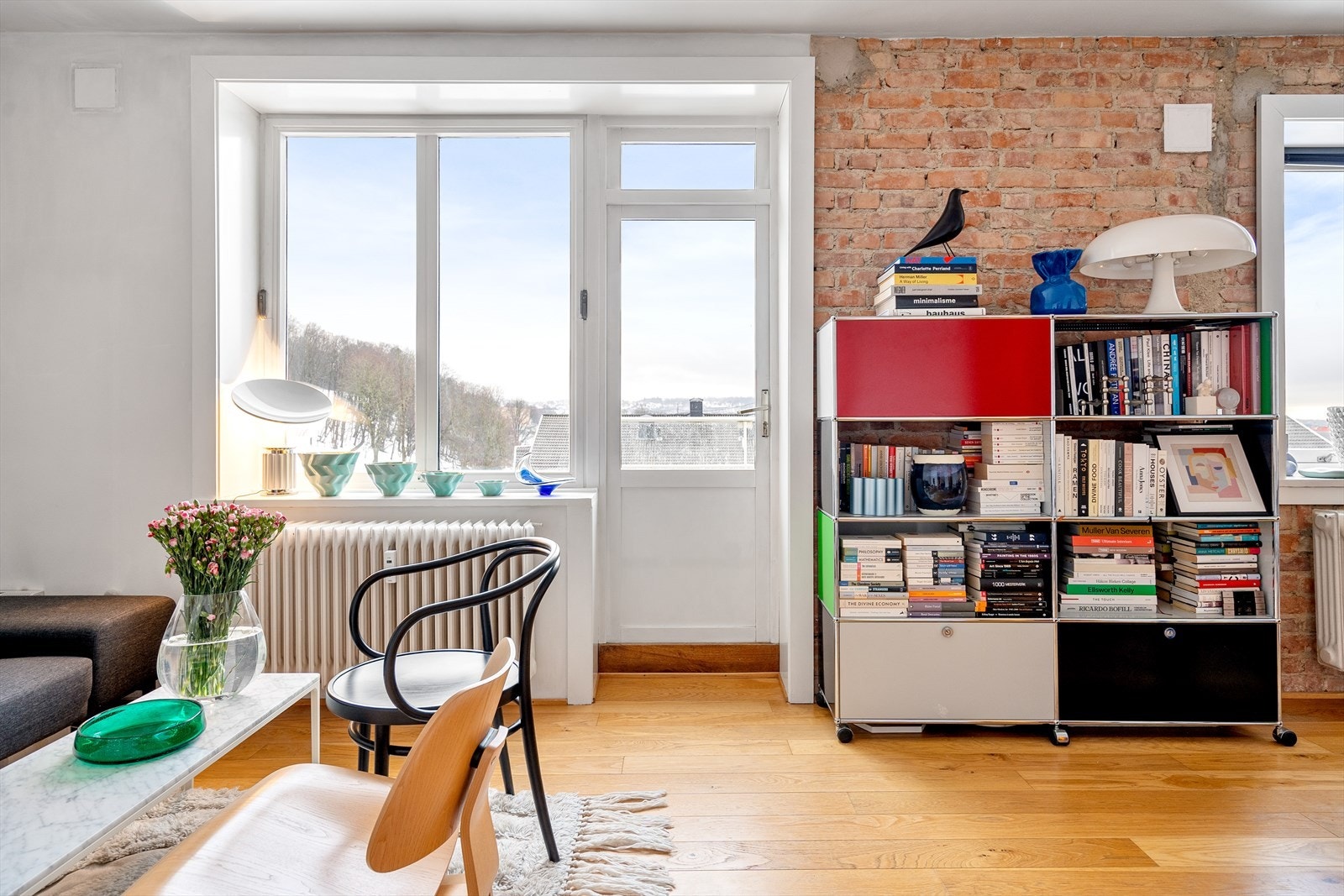 Leiligheten ligger i 4. etasje, og inneholder entré, kjøkken, stue, alkove med garderobe og bad. Galleribilde