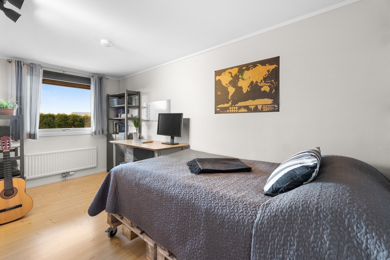 De to øvrige soverommene har flere likhetstrekk med en hyggelig og helhetlig gjennomførelse. Galleribilde