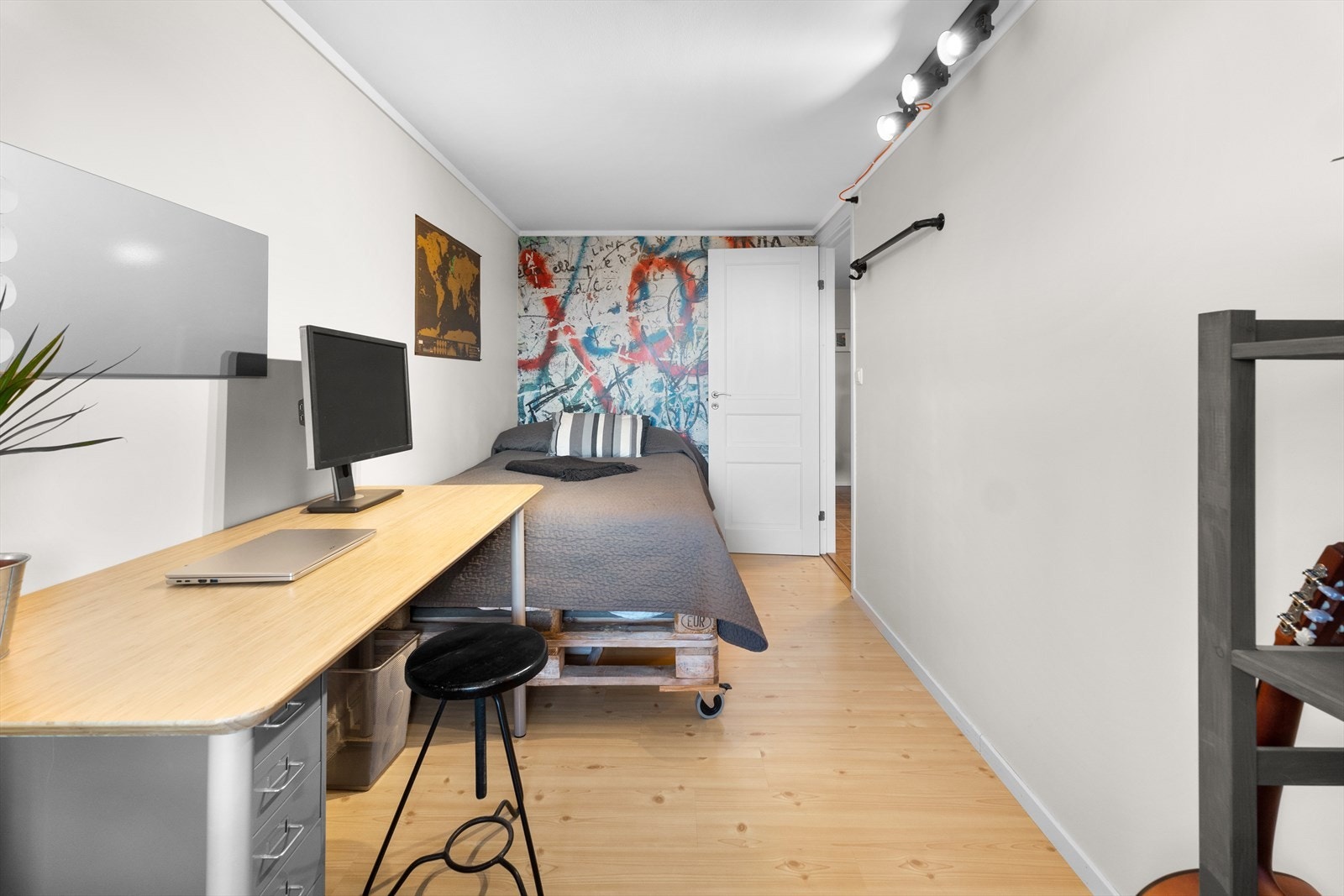 Disse byr på god plass til seng og skrivebord. Galleribilde