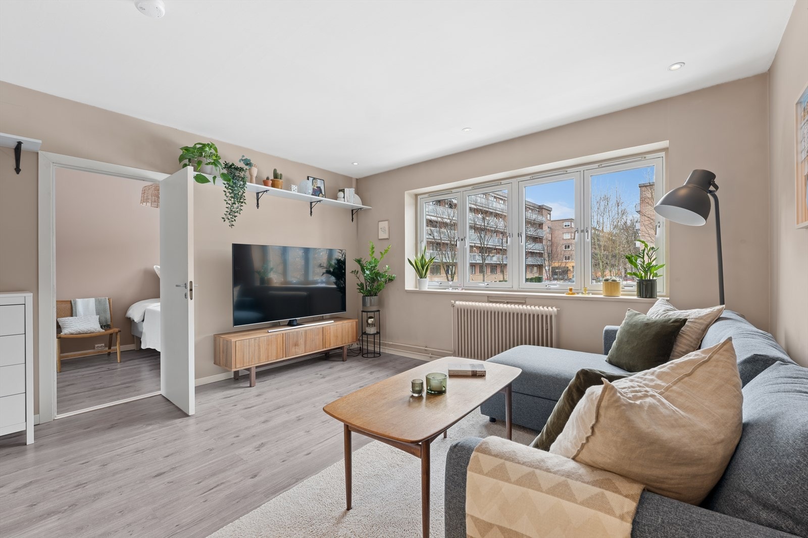 Avrinder Singh Hundal v/DNB Eiendom har gleden av å presentere Båhusveien 26 - En stilren og moderne 2-roms beliggende i et stille og rolig nabolag på Rosenhoff/Sinsen! Galleribilde