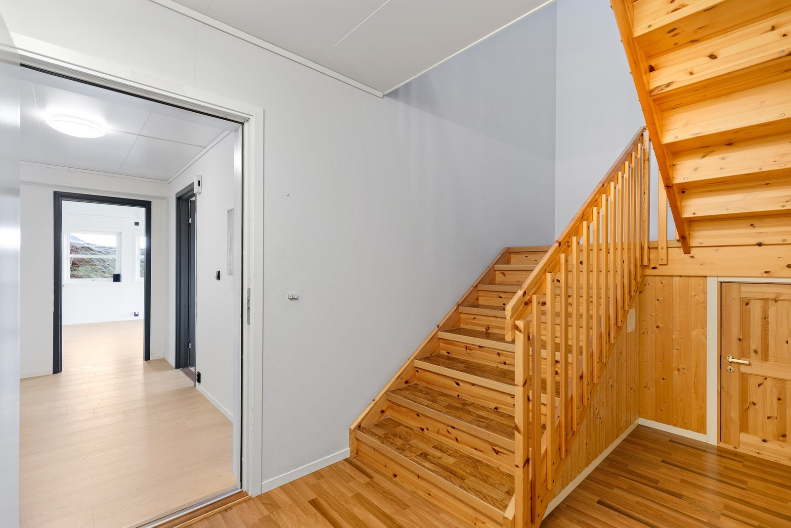 Felles inngangsparti og trapperom Galleribilde