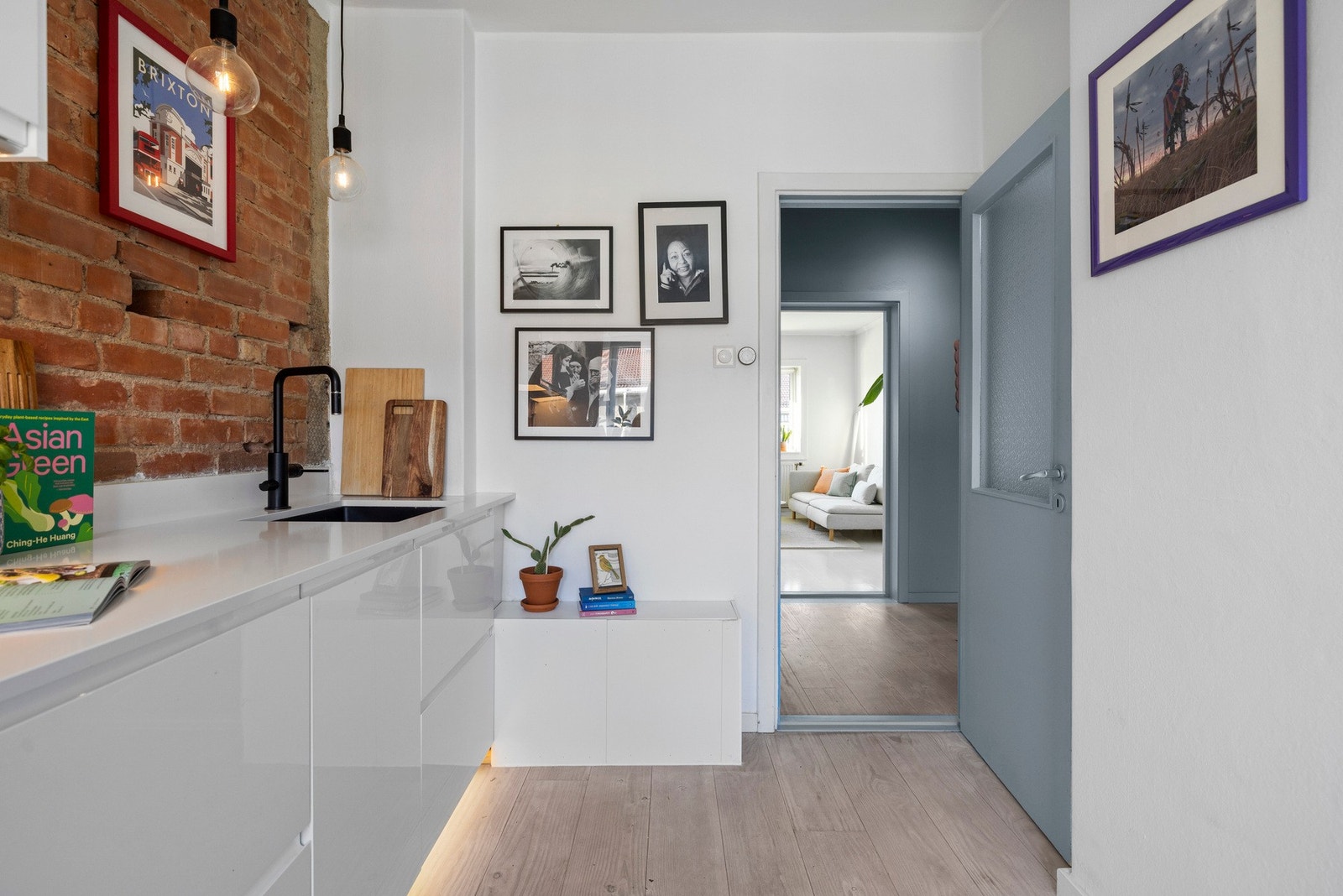 Rustikk sjarm møter moderne komfort - et kjøkken med sjel og stil! Galleribilde