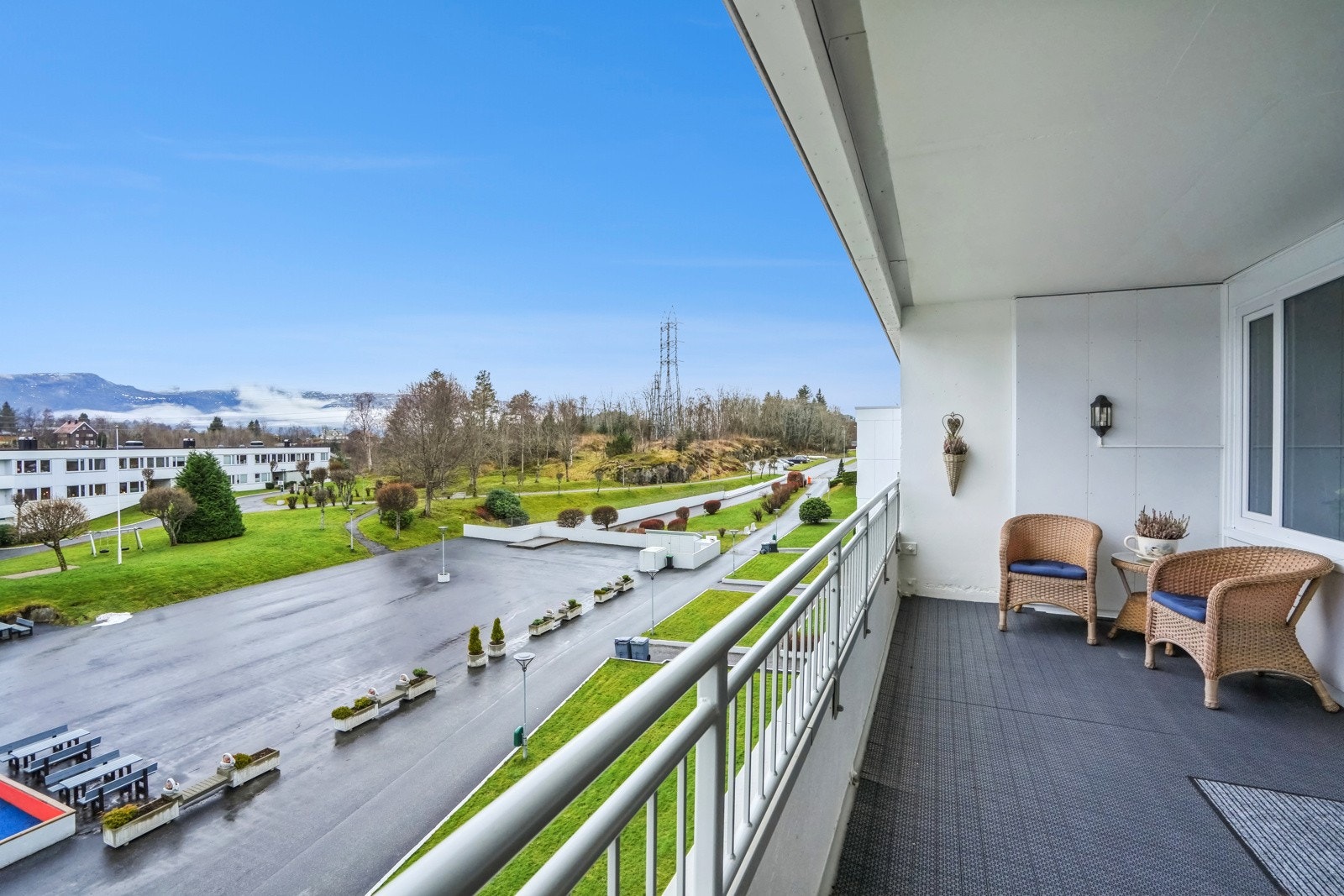 Dette er en stor toppleilighet med garasjeplass i populært borettslag på Fredsberg - Galleribilde