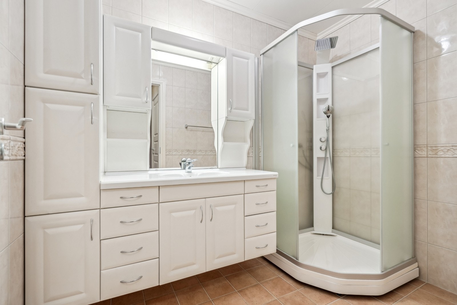 - og dusjkabinett fra 2021. Galleribilde