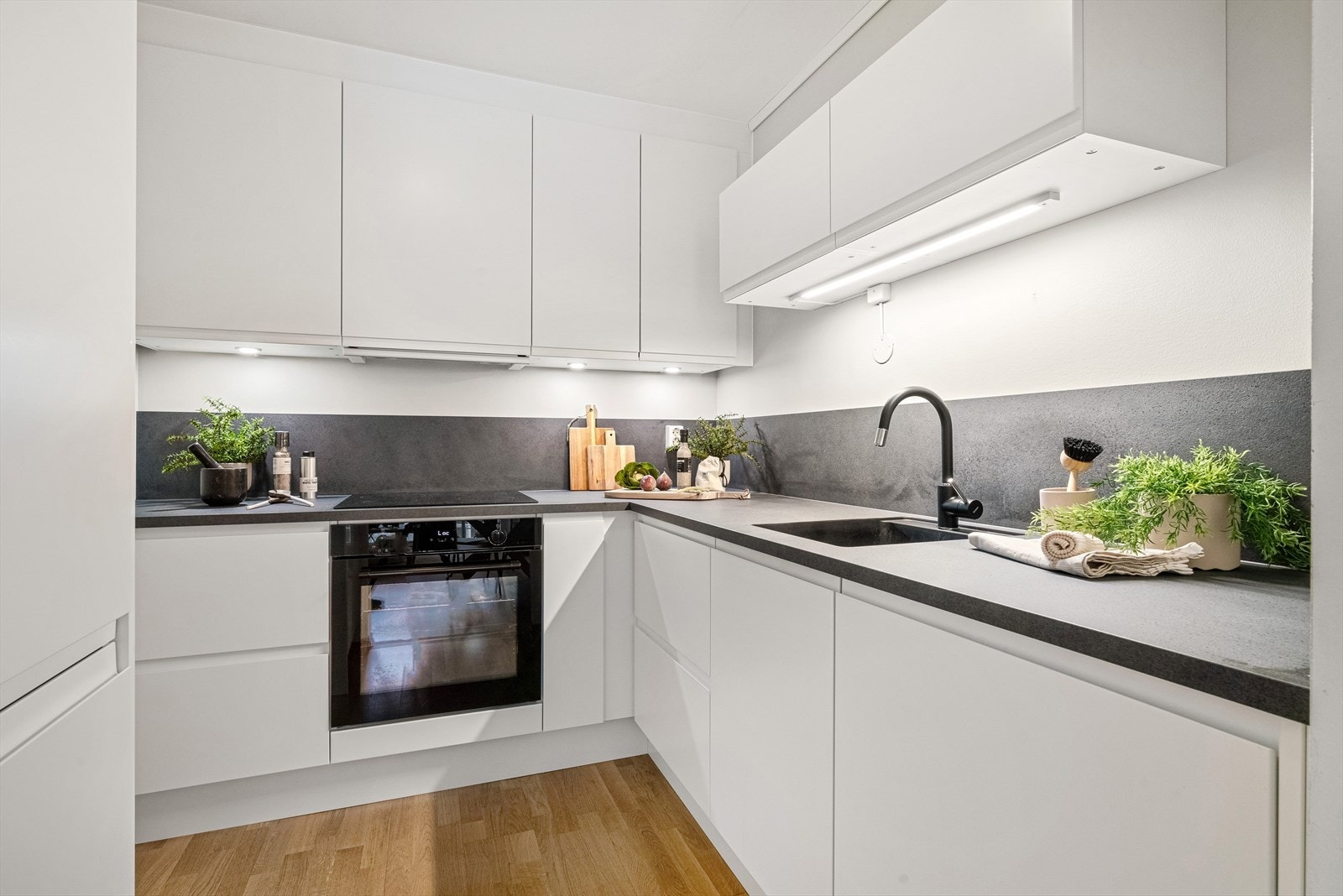 - Kjøkkenet måler 5 m² - Galleribilde
