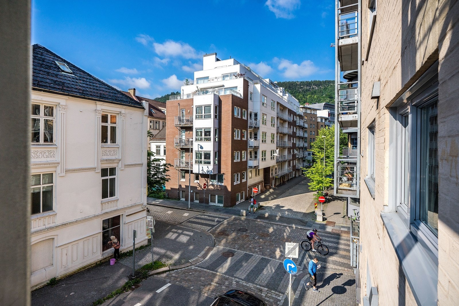 - Nygårdsgaten har en sentral og attraktiv beliggenhet i Bergen sentrum - Galleribilde