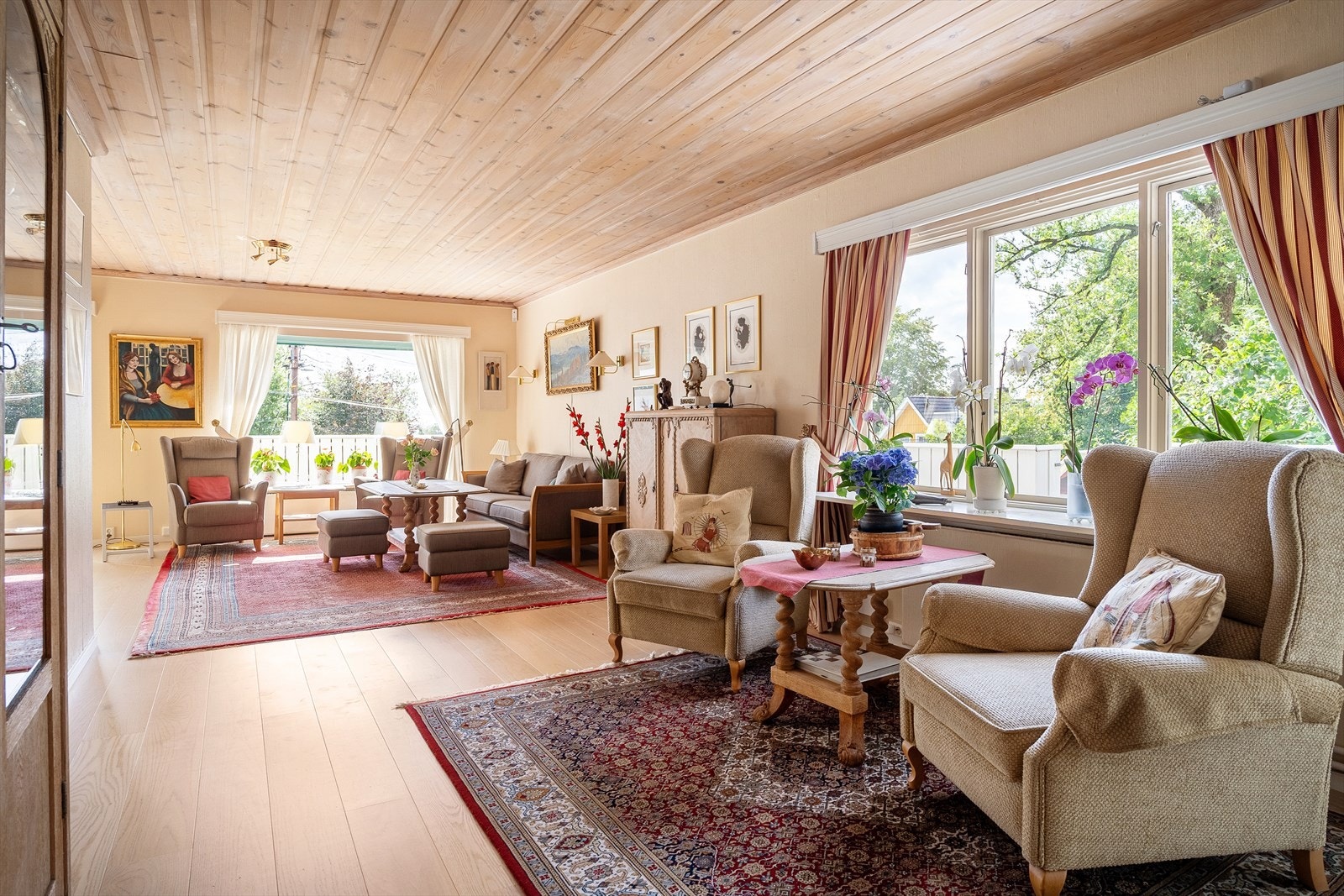 Flere soner og muligheter for møblering i stuen. Galleribilde