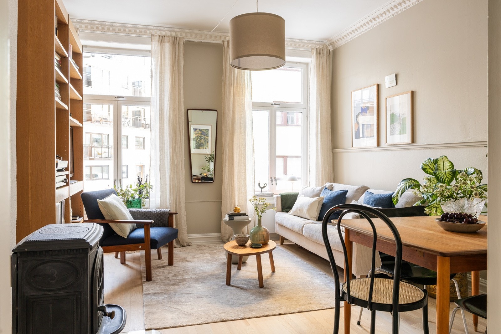 Leiligheten har generøs takhøyde på opptil 2,73 meter. Galleribilde