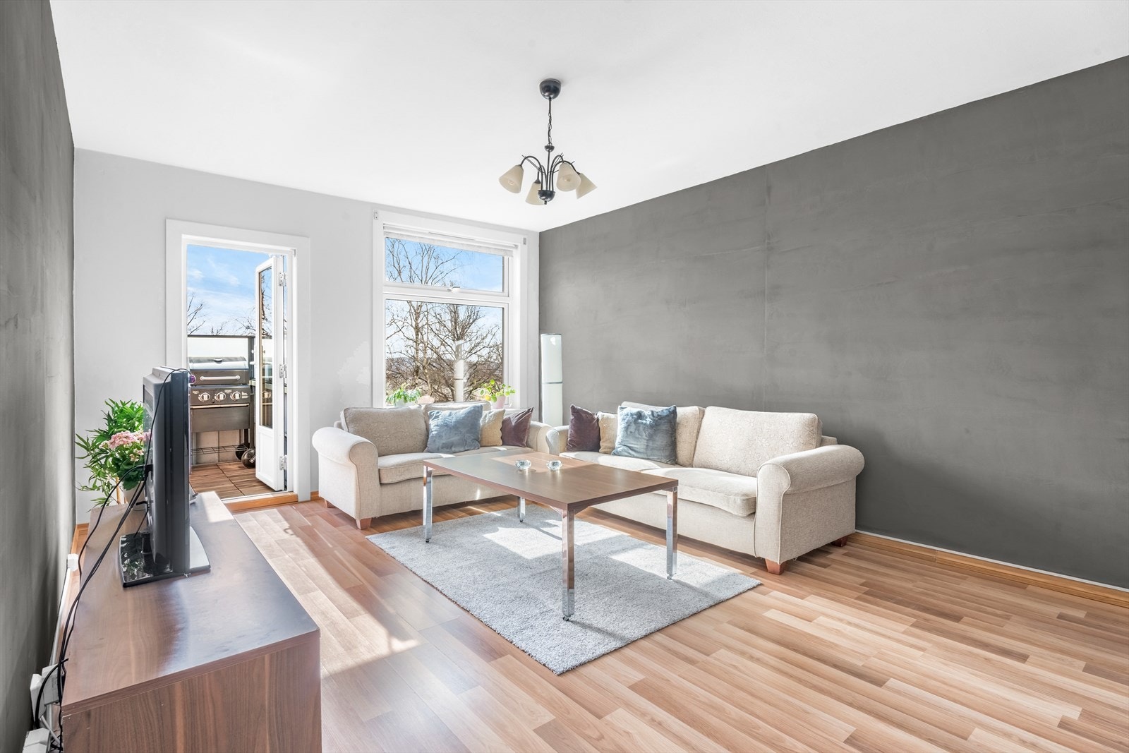 Et lyst og luftig hjem med god standard og lekre løsninger. Galleribilde